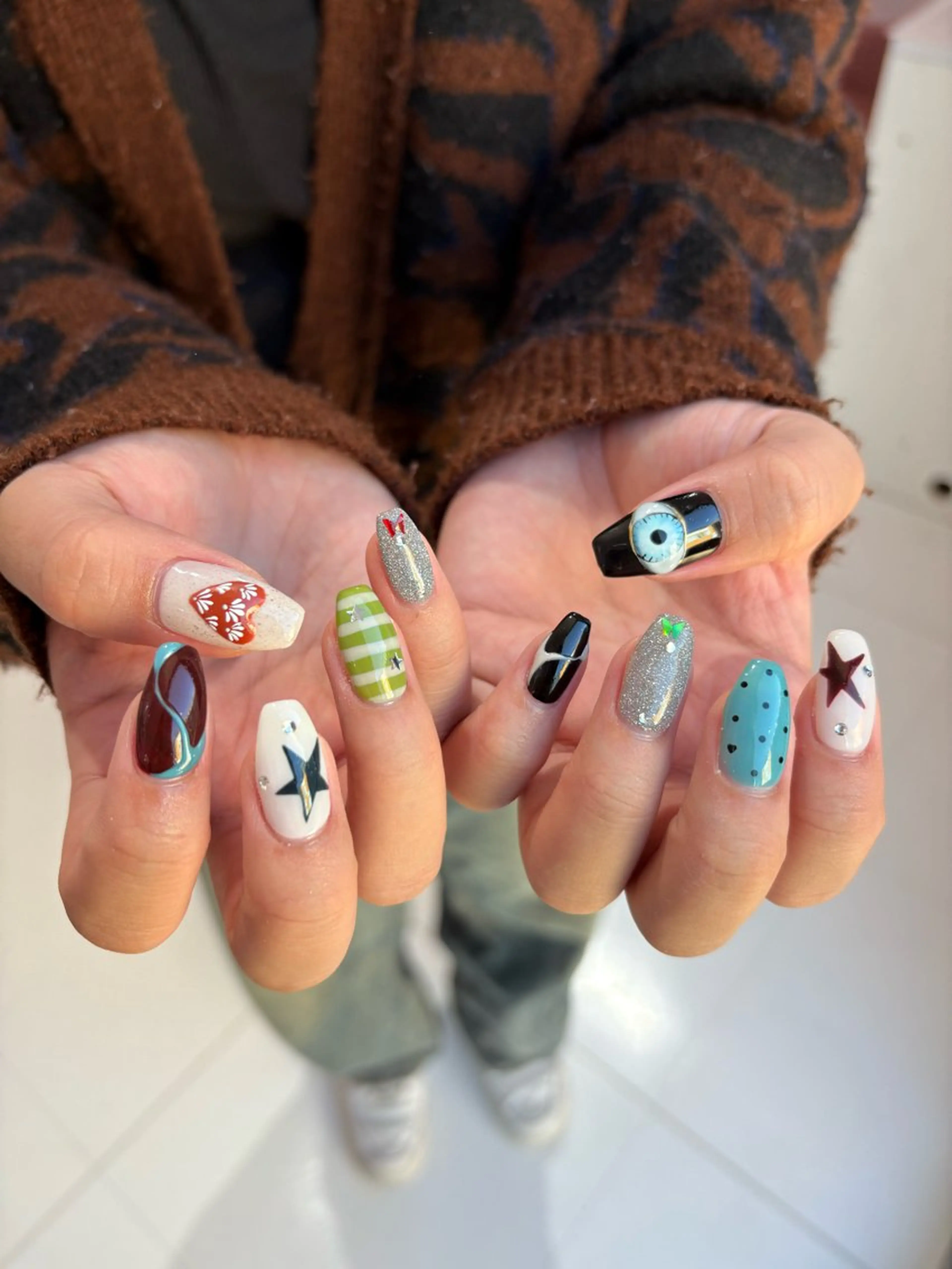 セミロング ハンドネイル CLALA ayumi❄️のネイルデザイン