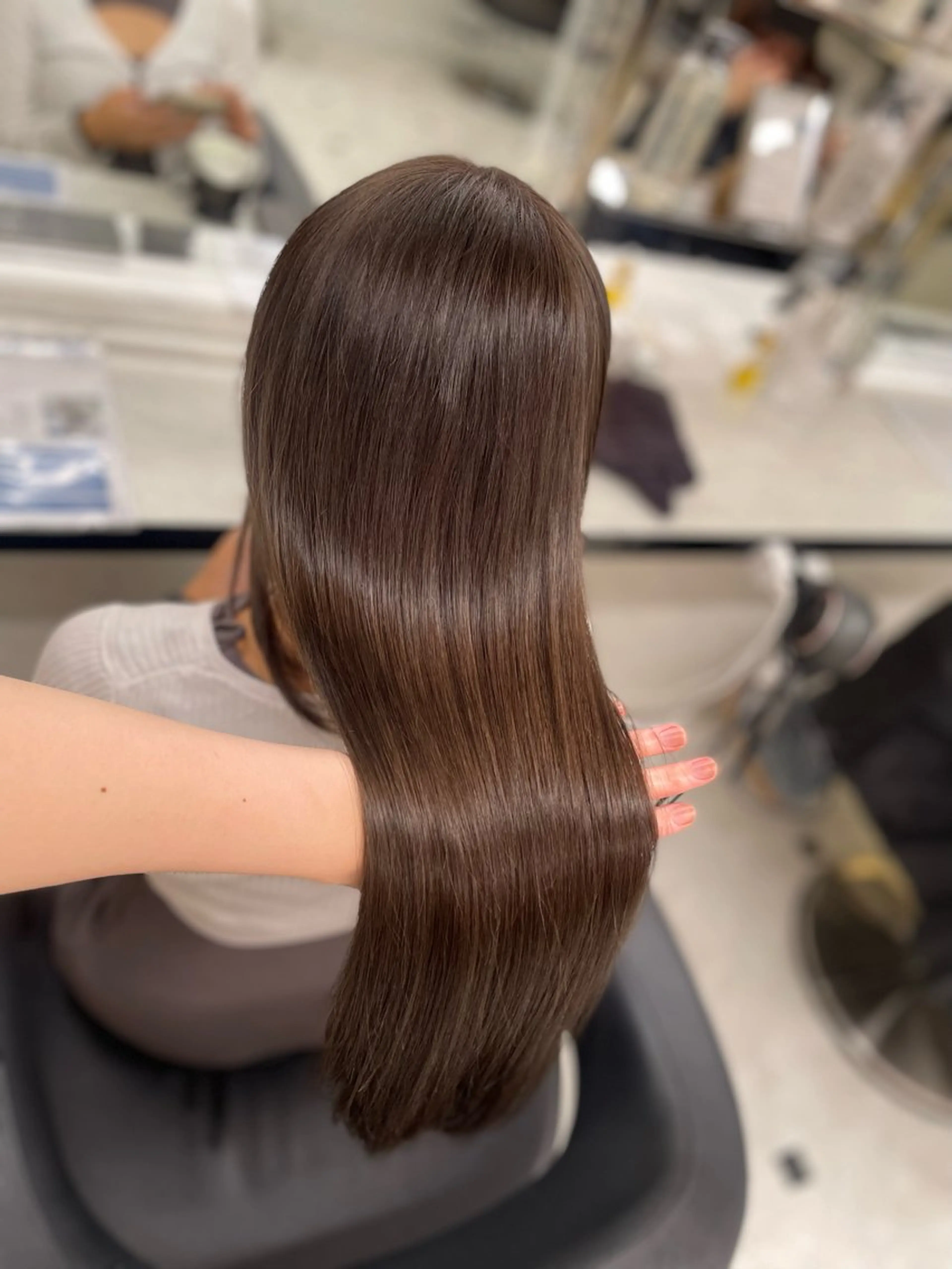 セミロング カット 縮毛矯正 うる艶トレンドヘア 🕊️上野BABYのヘアスタイル