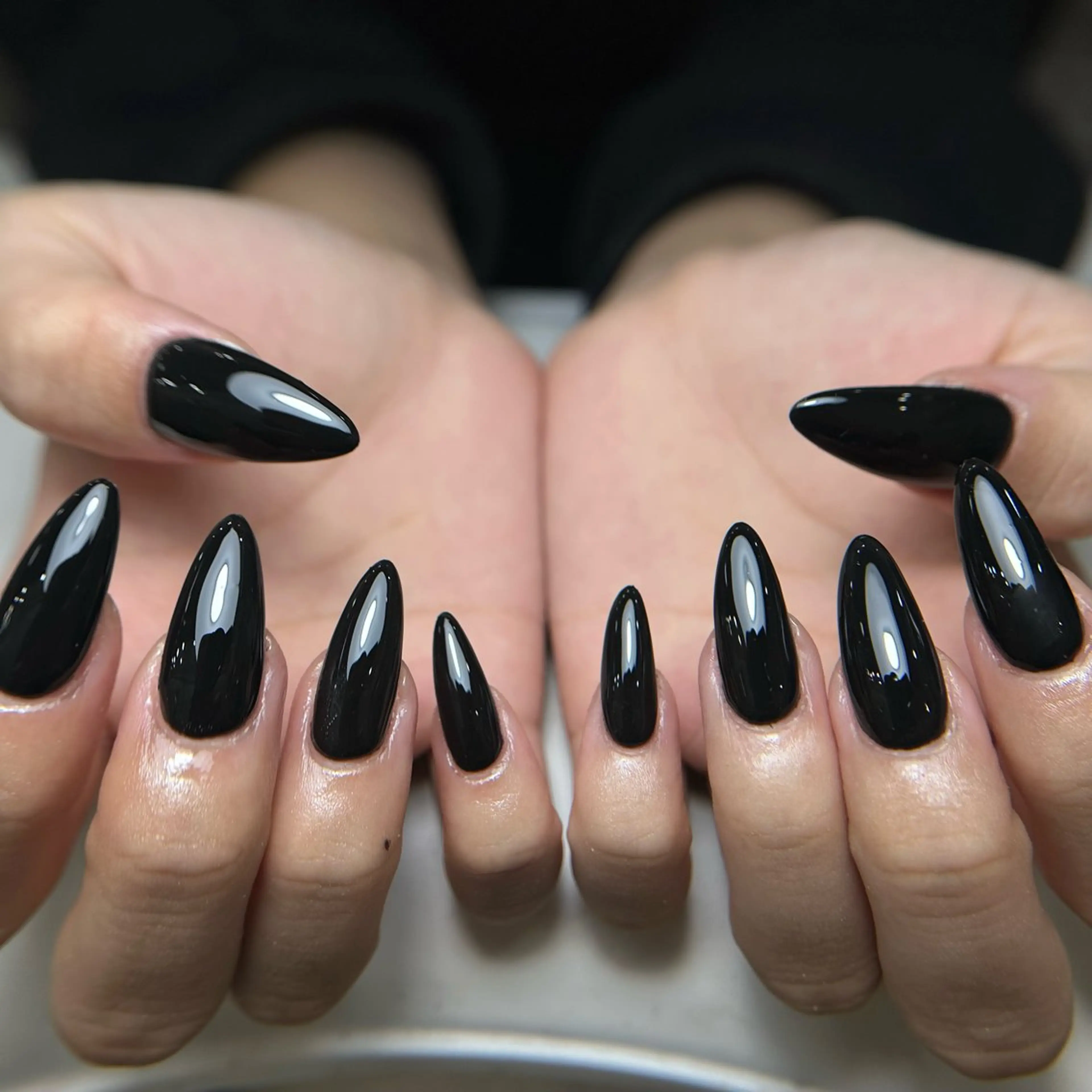 ネイル フレンチネイル グラデーション 韓国ネイル マグネットネイル シンプルネイル ハンドネイル CoMo Nail Studio所属・CoMo Nailのネイルデザイン