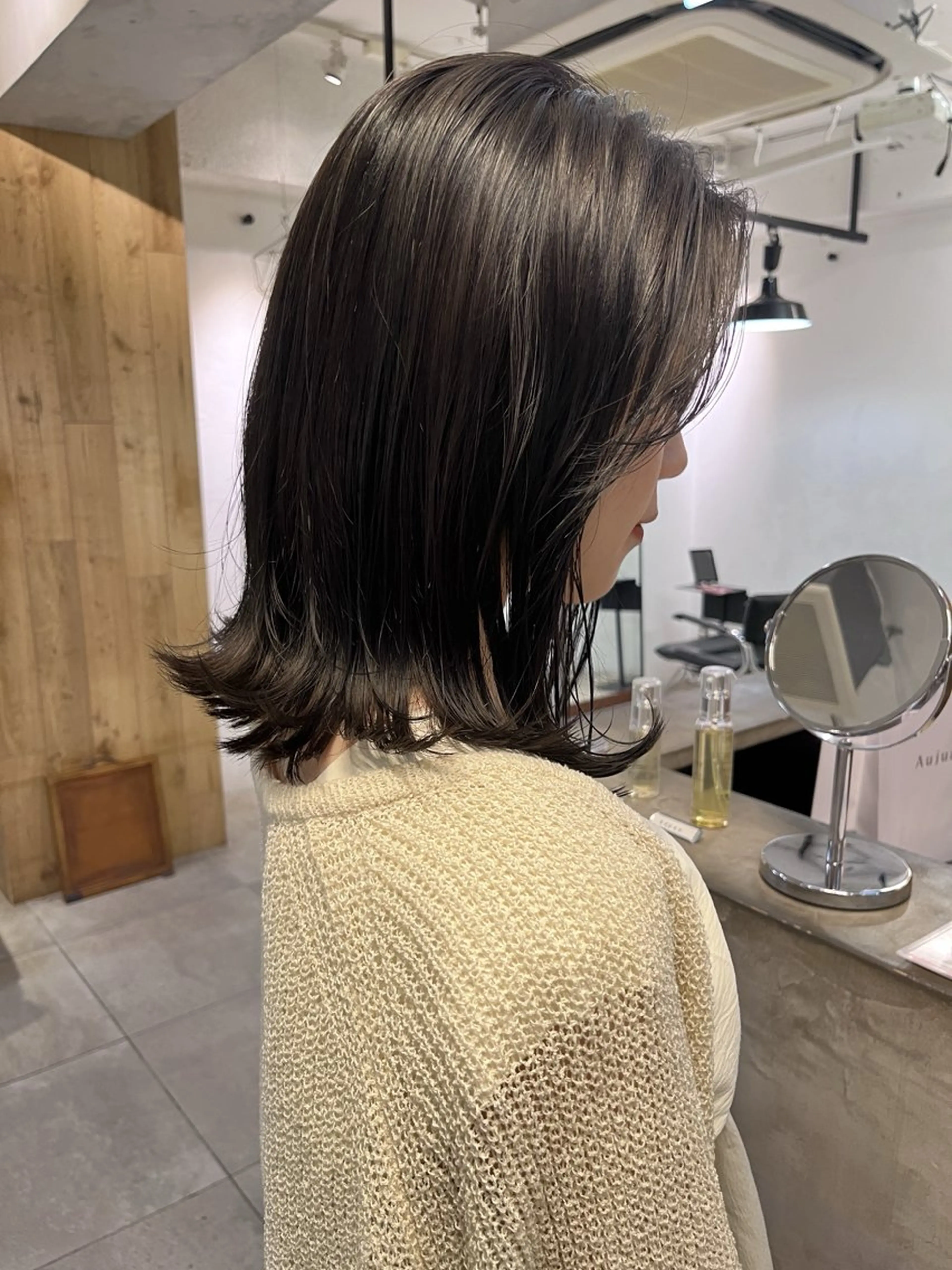 セミロング カラー カット ヘアカラー トリートメント スッと馴染むヘア /ヨシダトモキのヘアスタイル