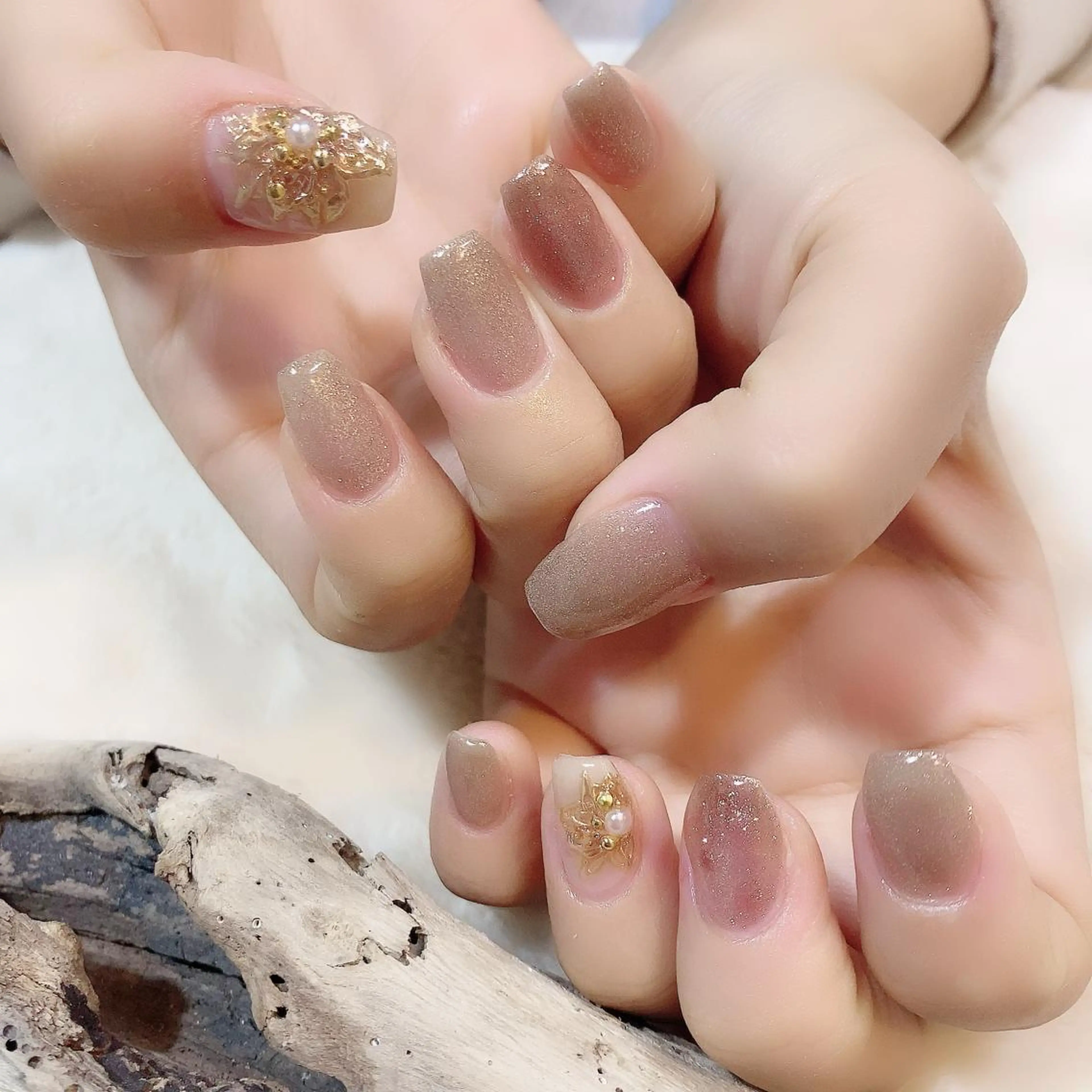 ネイル ミラーネイル YAS 青柳 安代のネイルデザイン