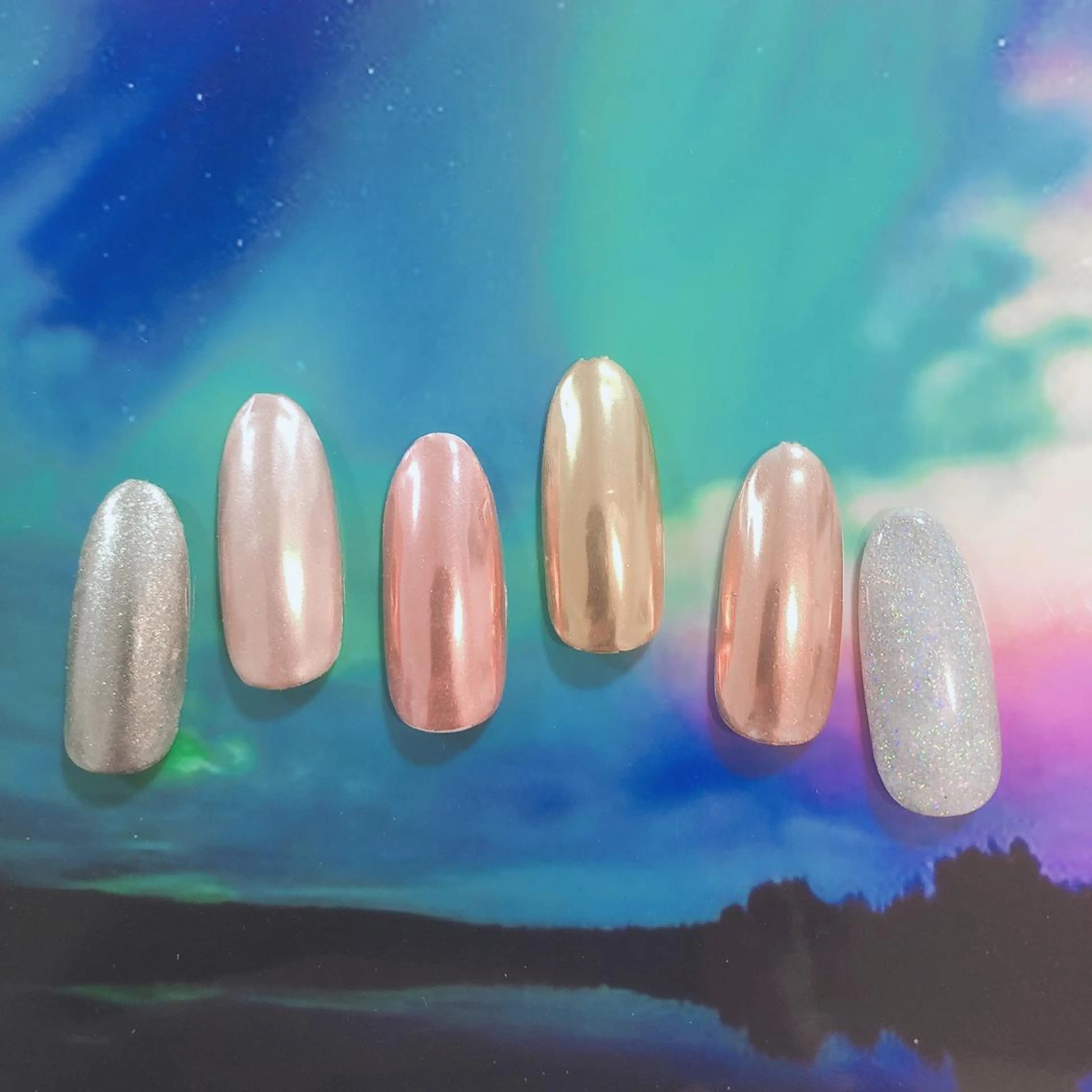 ネイル ミラーネイル Lakkus T－Mのネイルデザイン