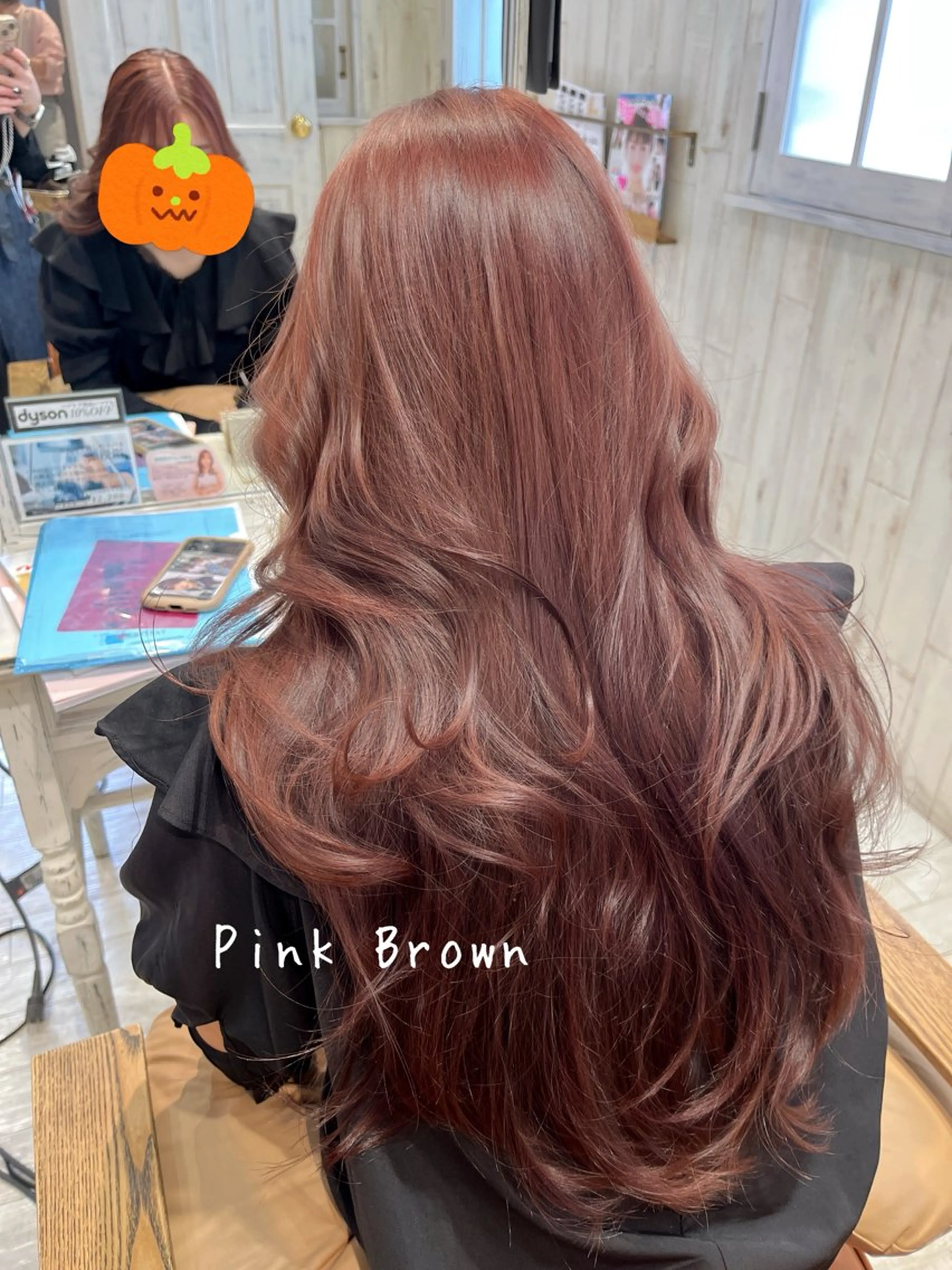 ロング カラー パーマ ヘアアレンジ ブラウンカラー 透明感カラー グレージュ ピンクカラー ピンクブラウン レイヤーカット ✨️進藤ひかりのヘアスタイル