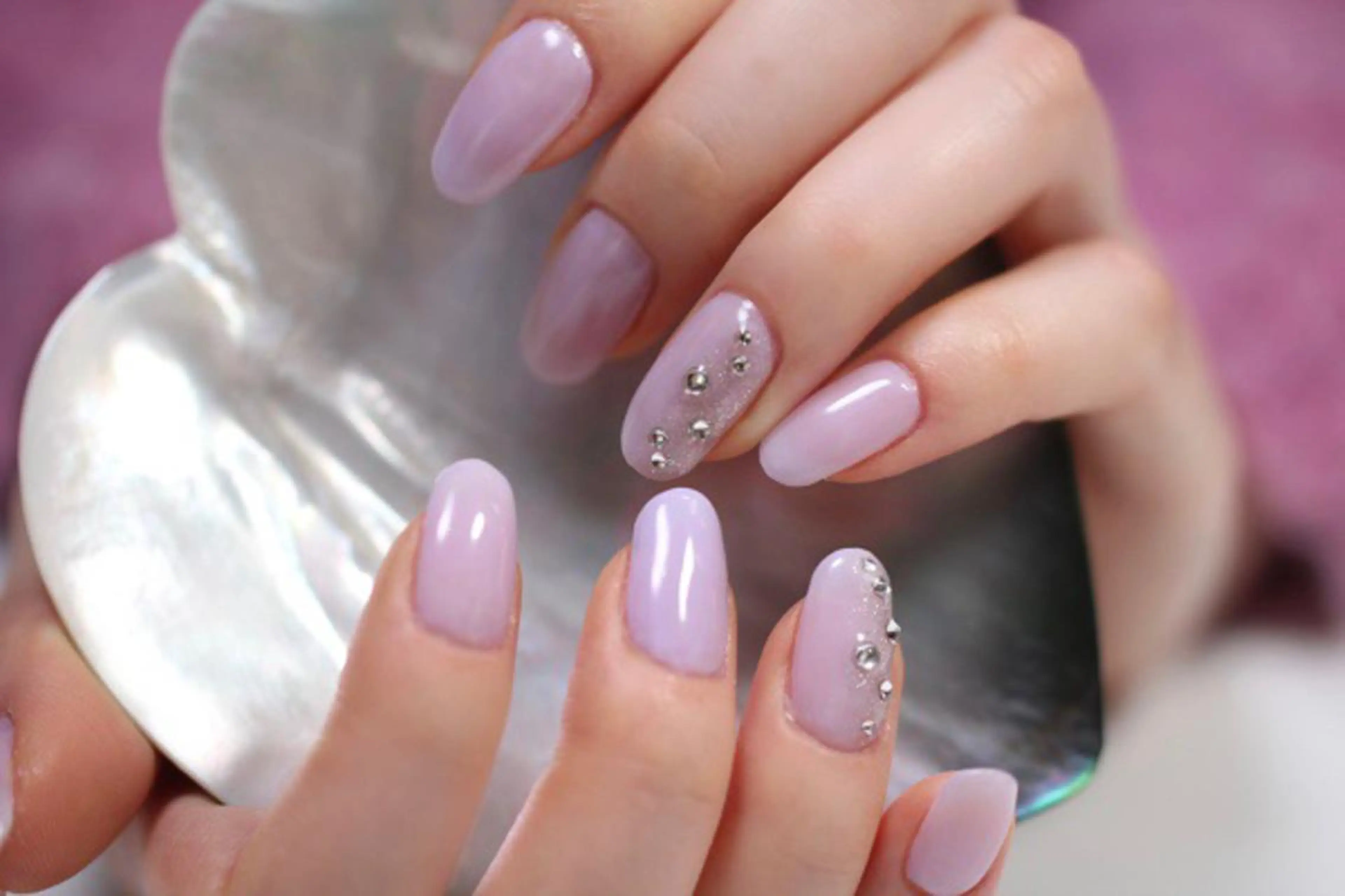 ネイル ジェルネイル ワンカラーネイル ストーンネイル ママリンド　志村坂上店所属・しみ えんのネイルデザイン