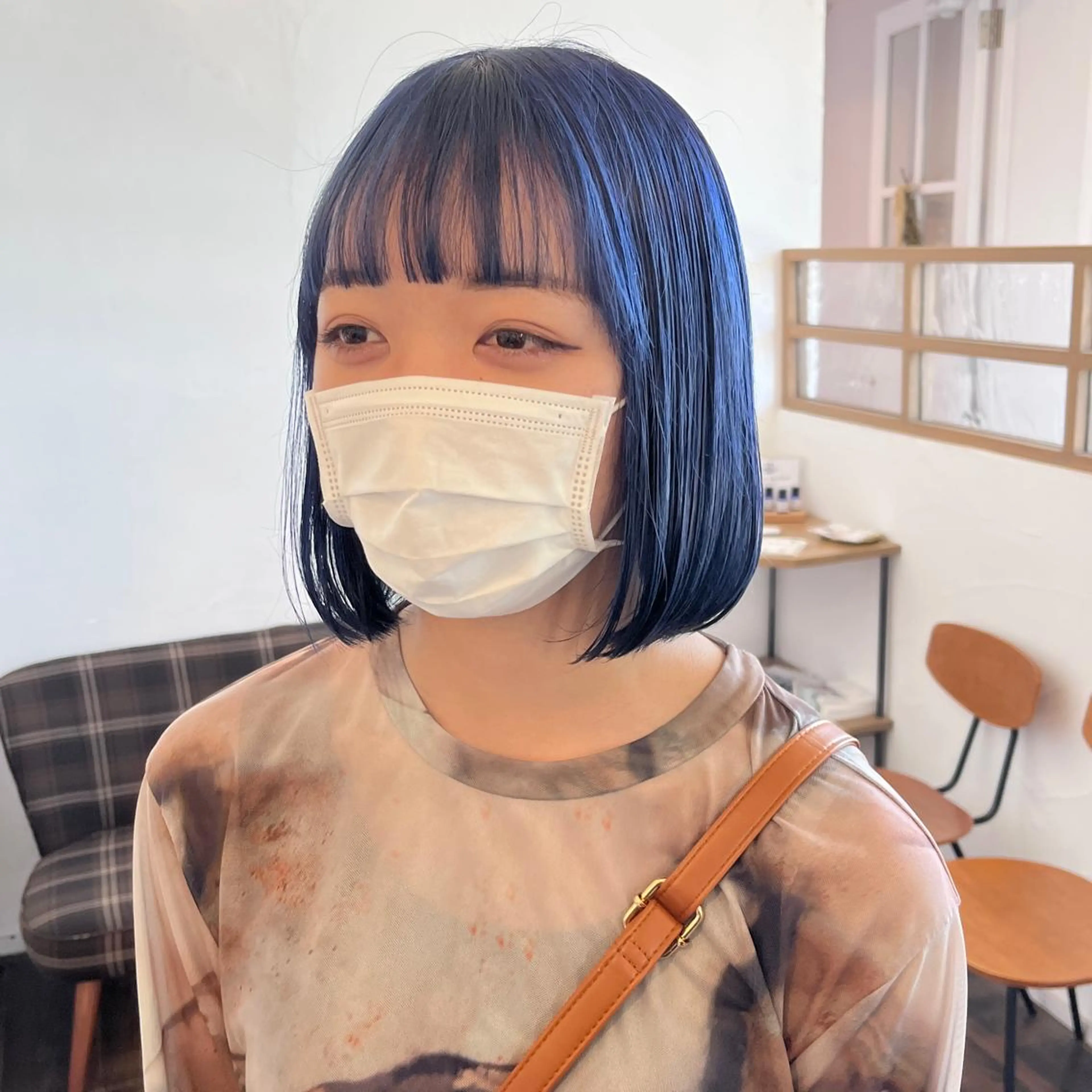 ミディアム カラー ブリーチ ブルーカラー ネイビーカラー シルバー 伊藤ゆかり/髪質改善 /透明感カラーのヘアスタイル