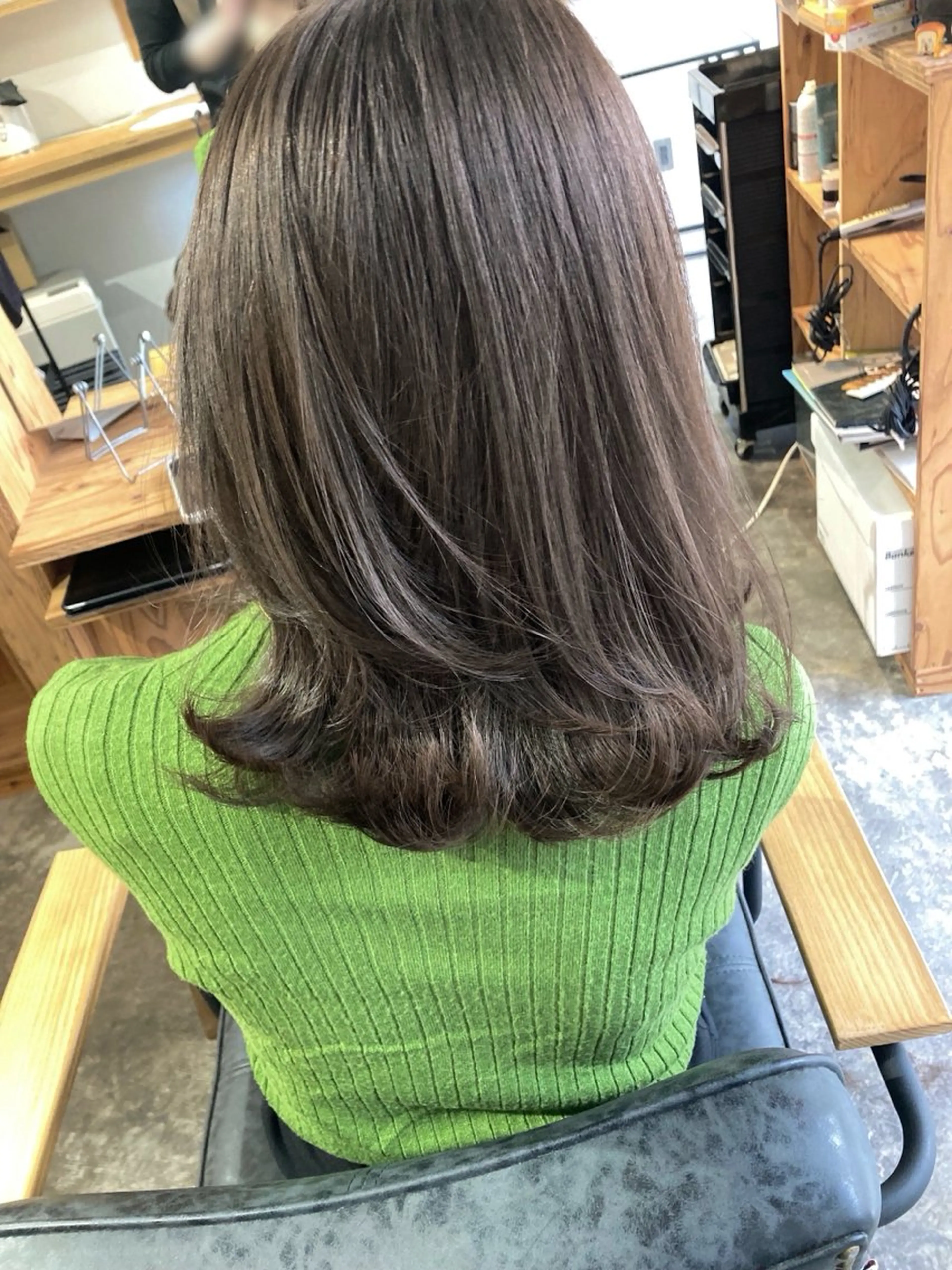 ミディアム roka ノゾミのヘアスタイル