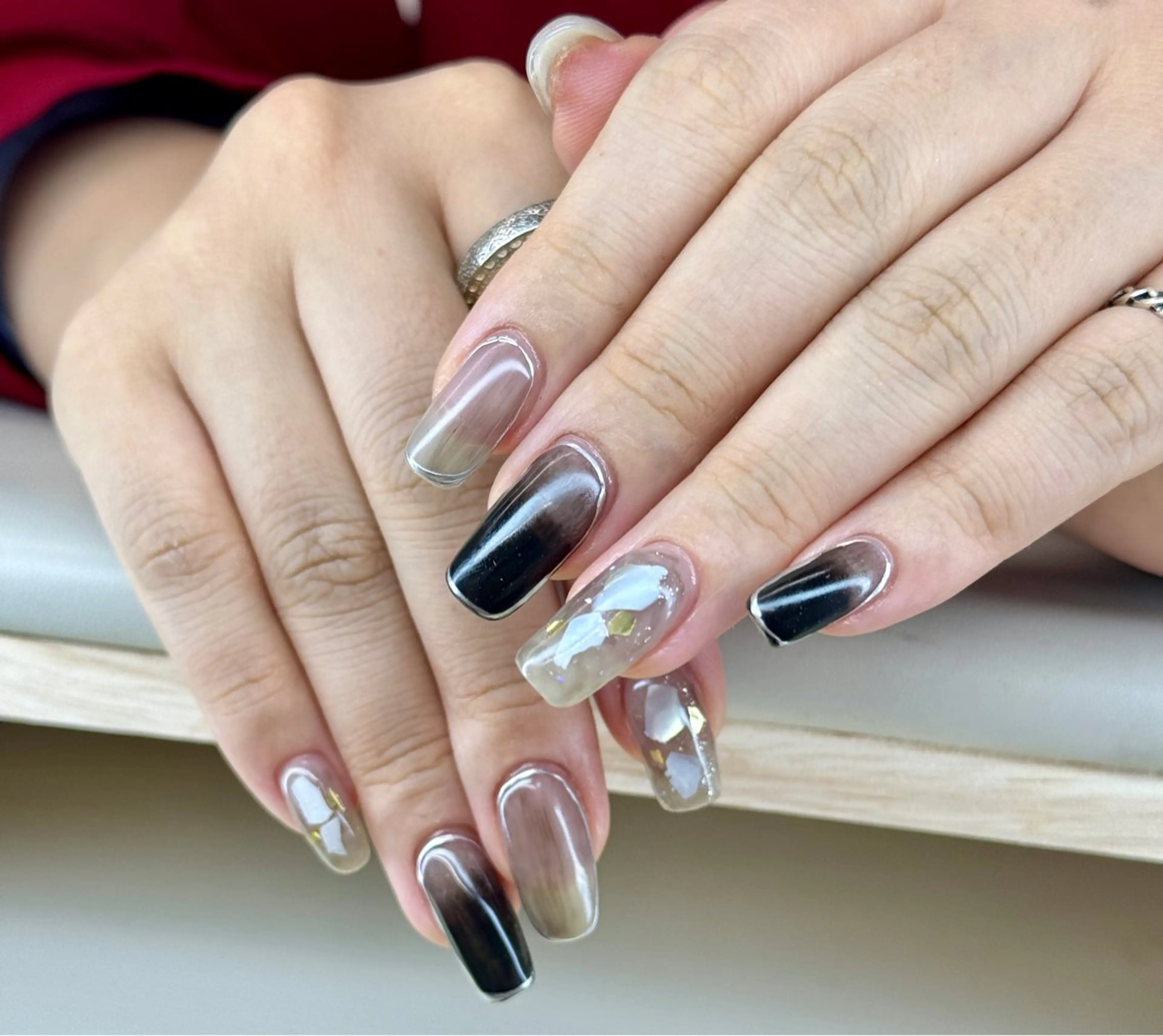 ネイル ハンドネイル フットネイル ハンドケア AngelChris ビューティーサロンのネイルデザイン