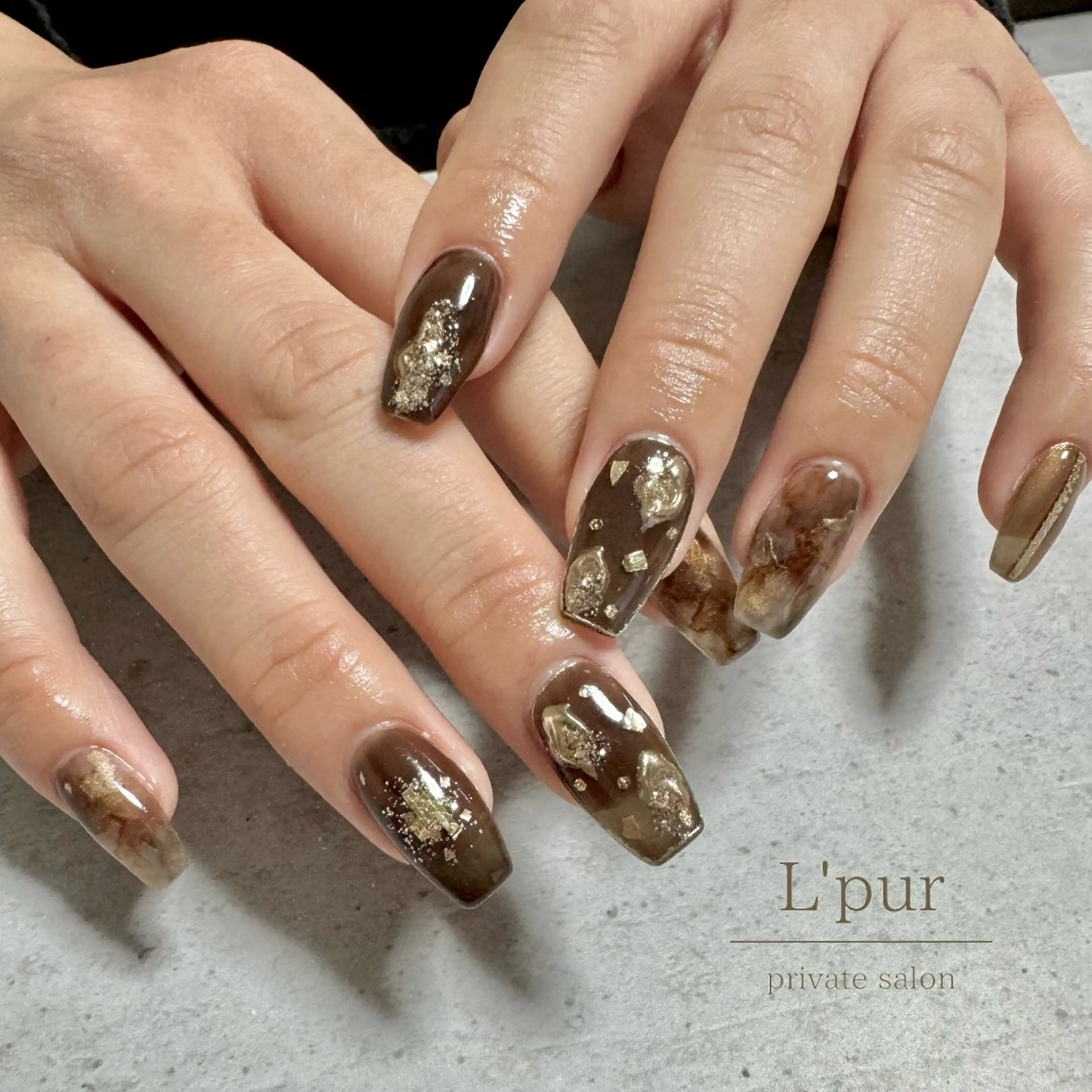 ネイル ブラウン ラメ(グリッター) ミラーネイル 持ち込み ニュアンスネイル ハンドネイル Yuka .Mのネイルデザイン