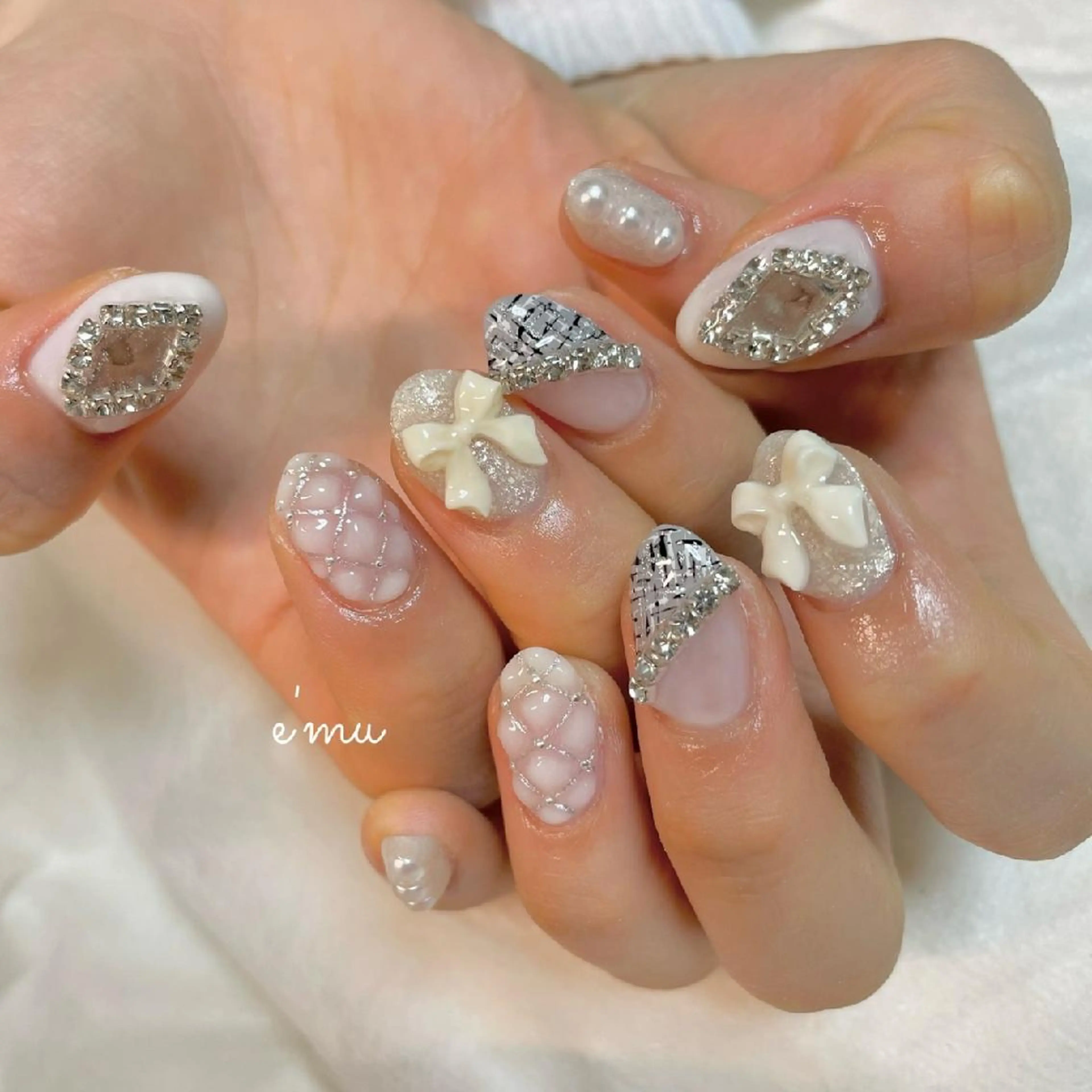 ネイル フレンチネイル ガーリー 韓国ネイル リボン ツイードネイル nail salon e'mu💐のネイルデザイン