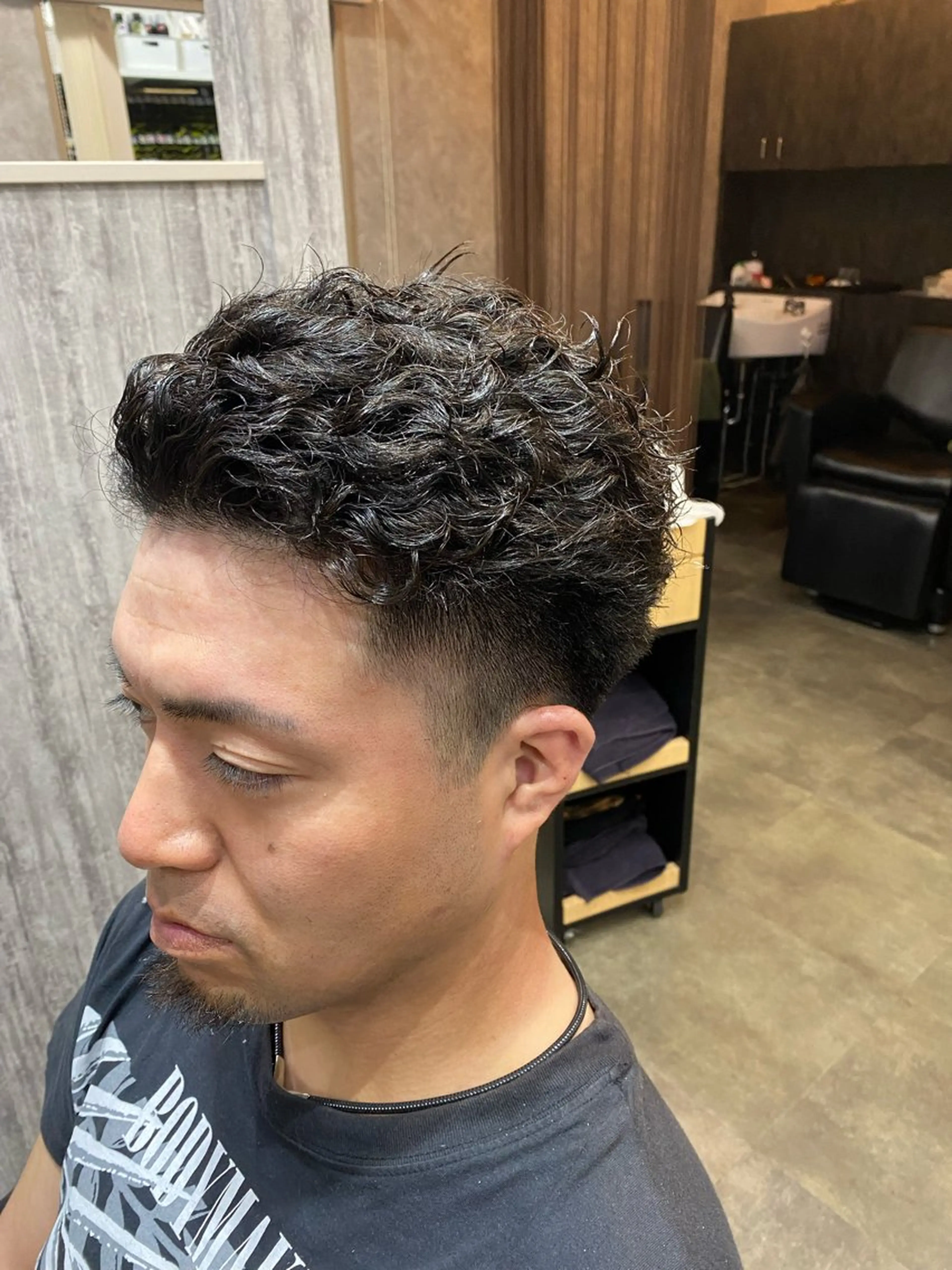 ショート パーマ メンズ オールバック メンズパーマ 刈り上げ カット パーマ BREAZE所属・福澤玲央／博多／千代 ／メンズカットのヘアスタイル