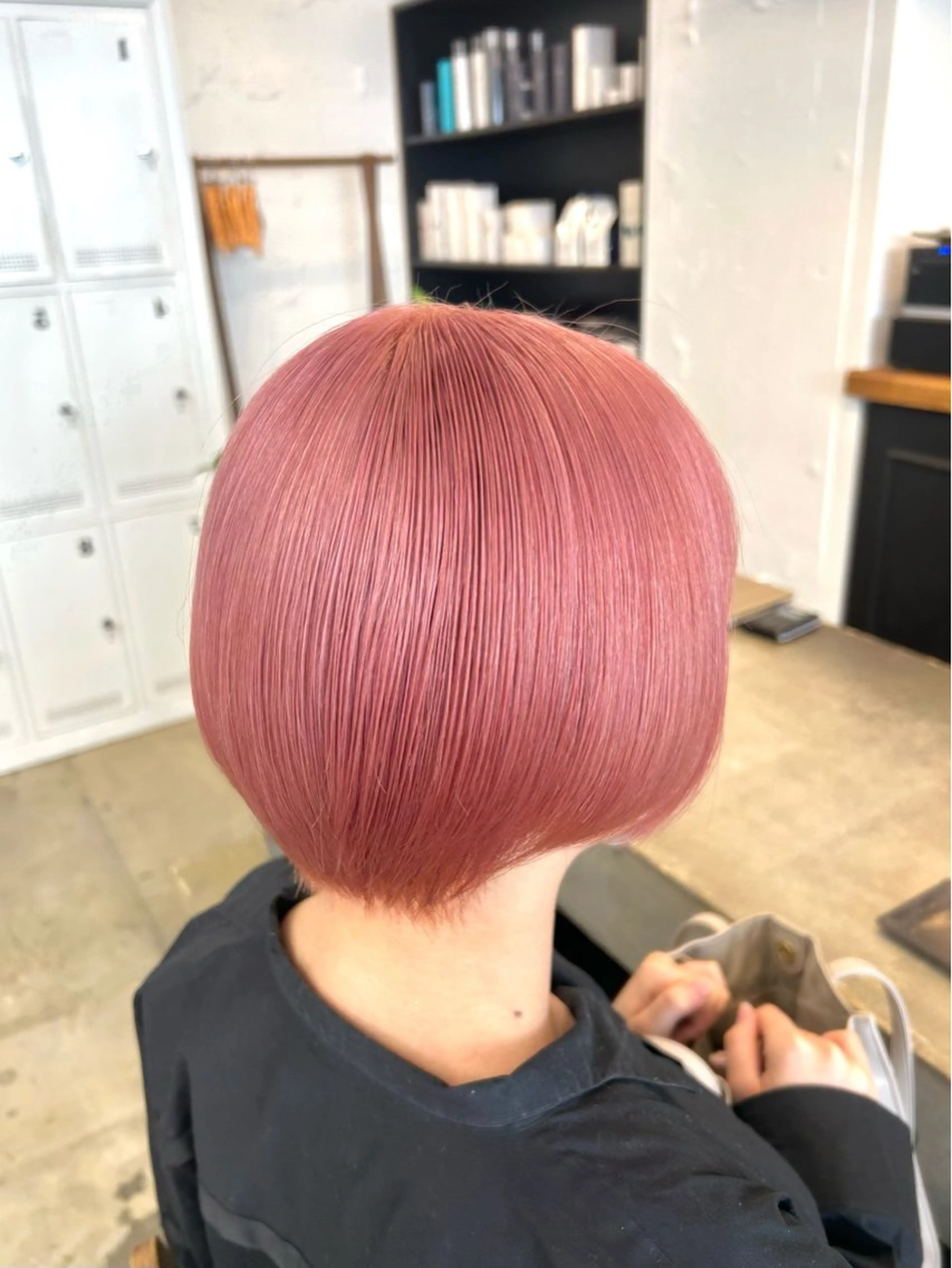 ショート 🩵艶ハイトーン ブリーチ🩵ユウゴのヘアスタイル