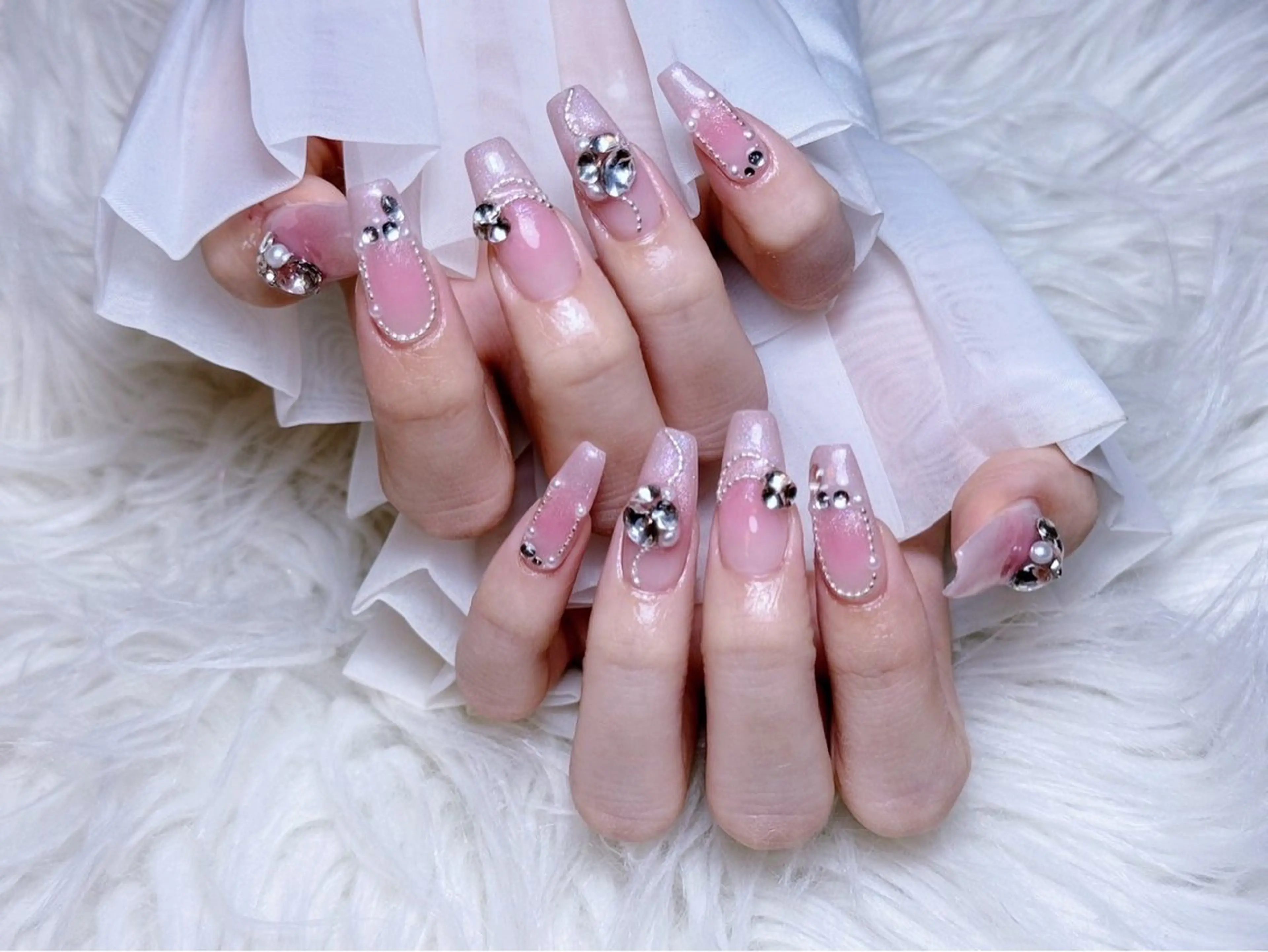 ネイル ハンドネイル ☁️Yun nail KiKi☁️のネイルデザイン