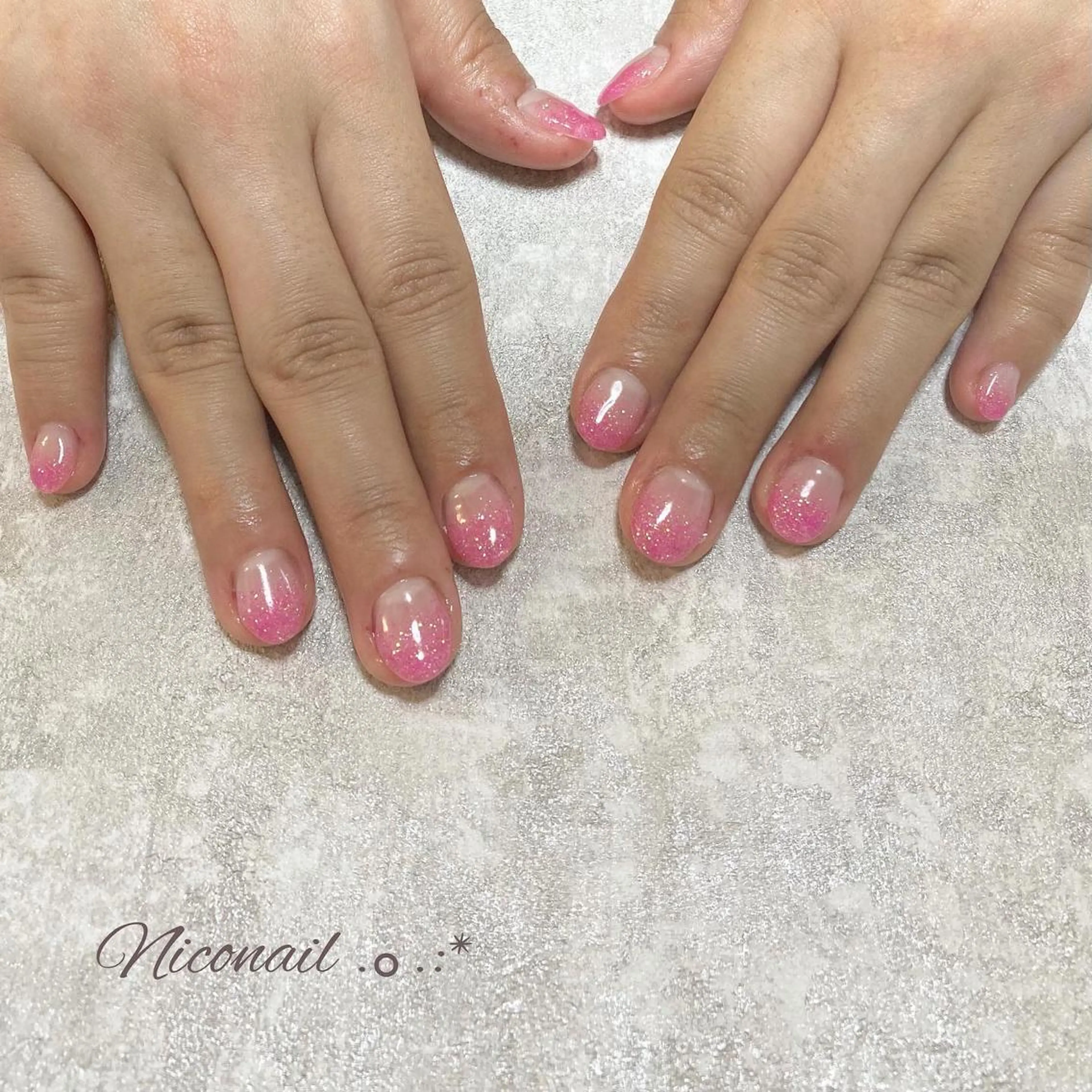 ショート ネイル ジェルネイル ラメ(グリッター) ラメグラデーション Niconail ☆ 仙川/ Aiのネイルデザイン