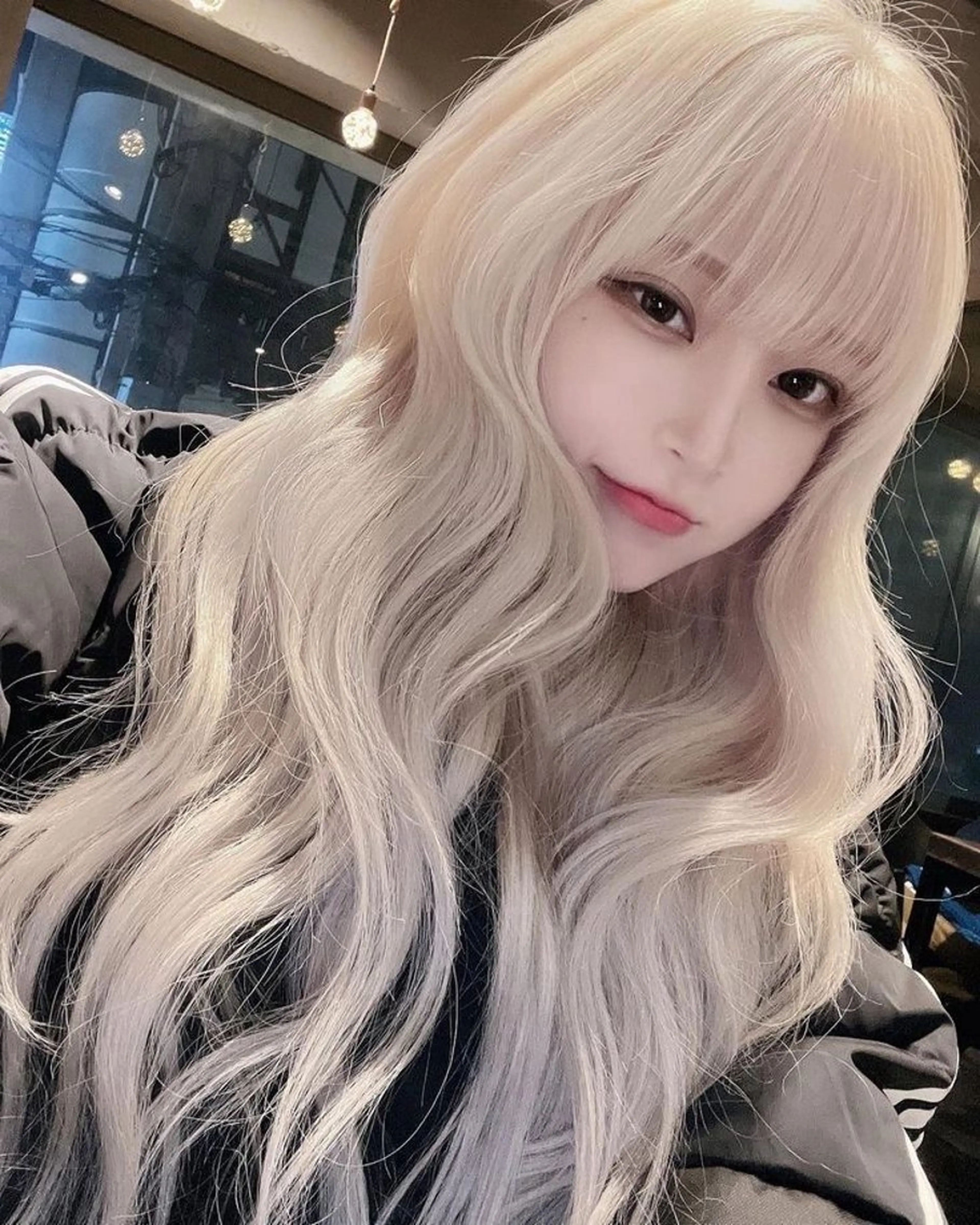 ロング カラー ヘアカラー トリートメント ハイトーンカラー 🦄レイヤーカットのヘアスタイル