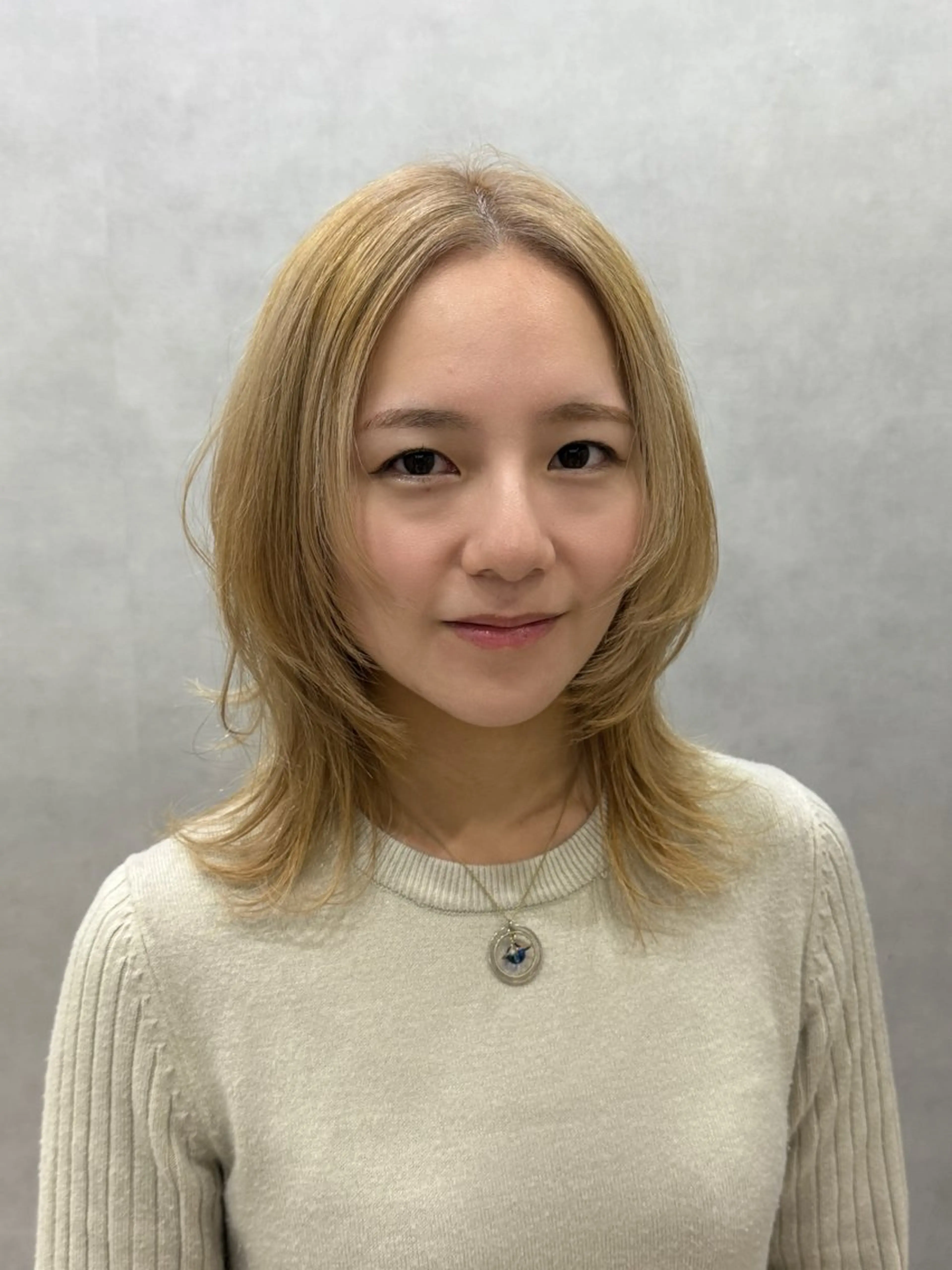 ミディアム カラー カット ヘアカラー トリートメント 透明感カラー/パーマ 🌀アオノアユミのヘアスタイル