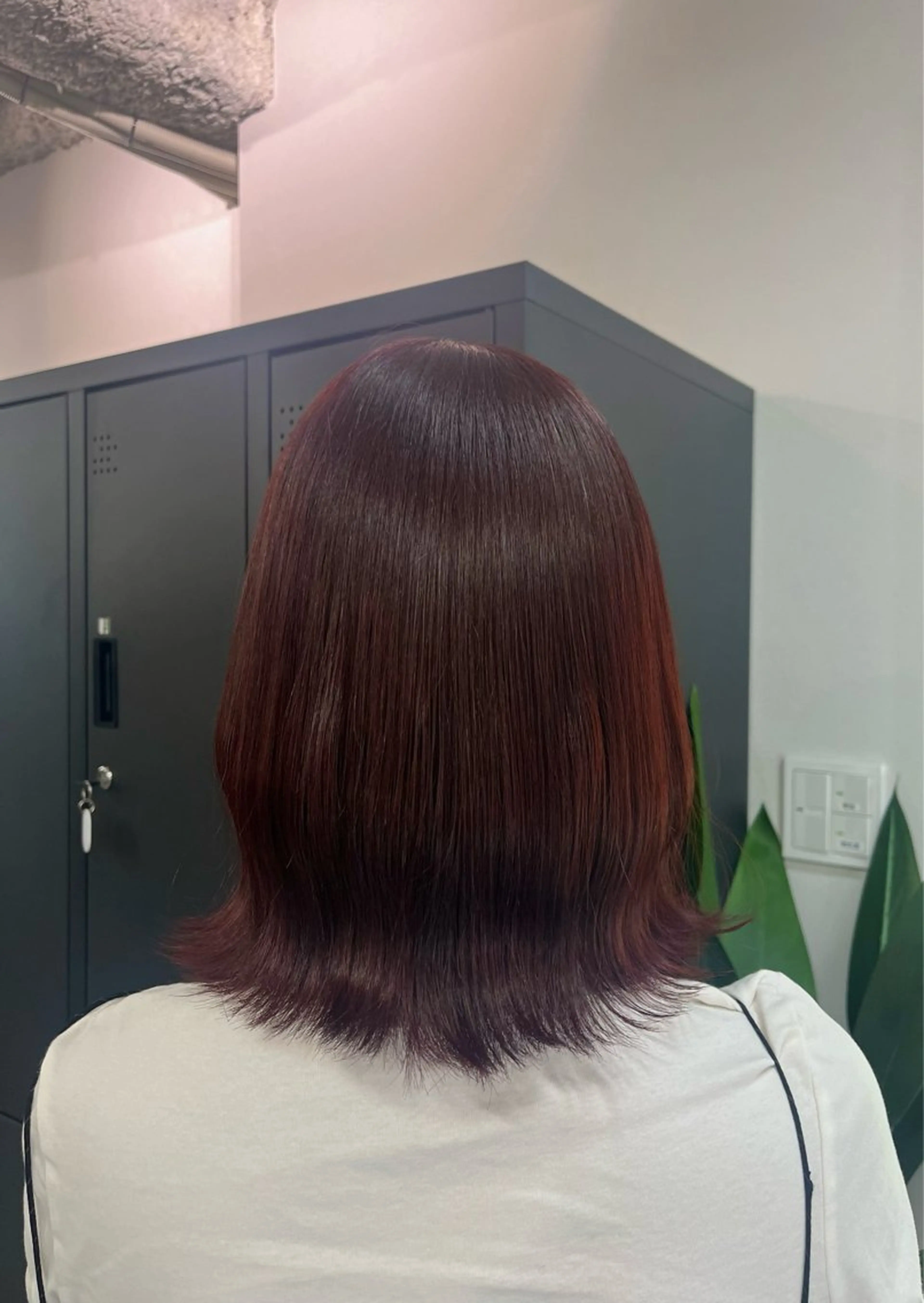 ミディアム ハイトーン/艶カラー 𝐧𝐨𝐚のヘアスタイル