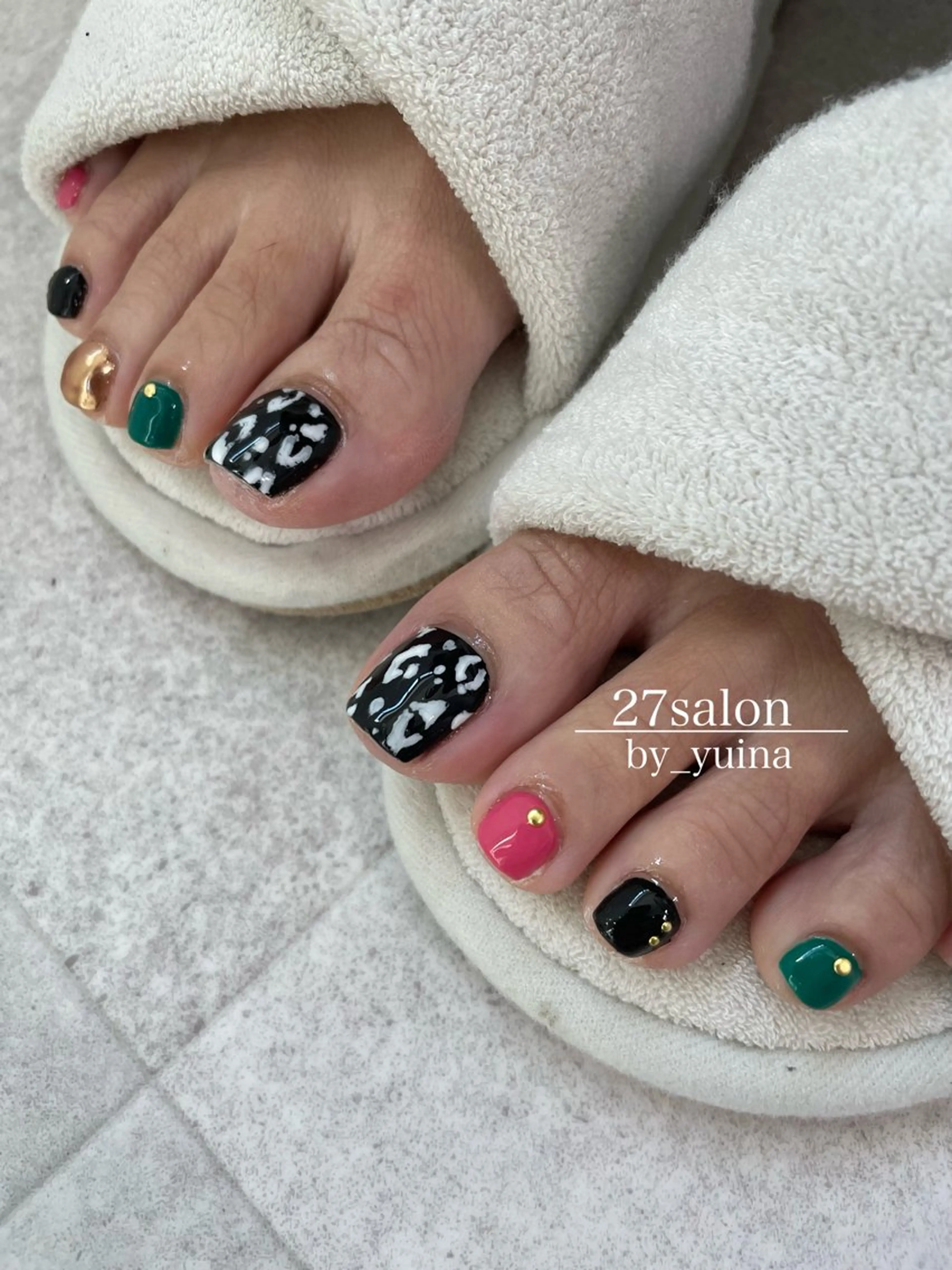 ネイル アニマル柄 フットネイル 27salon yuinaのネイルデザイン
