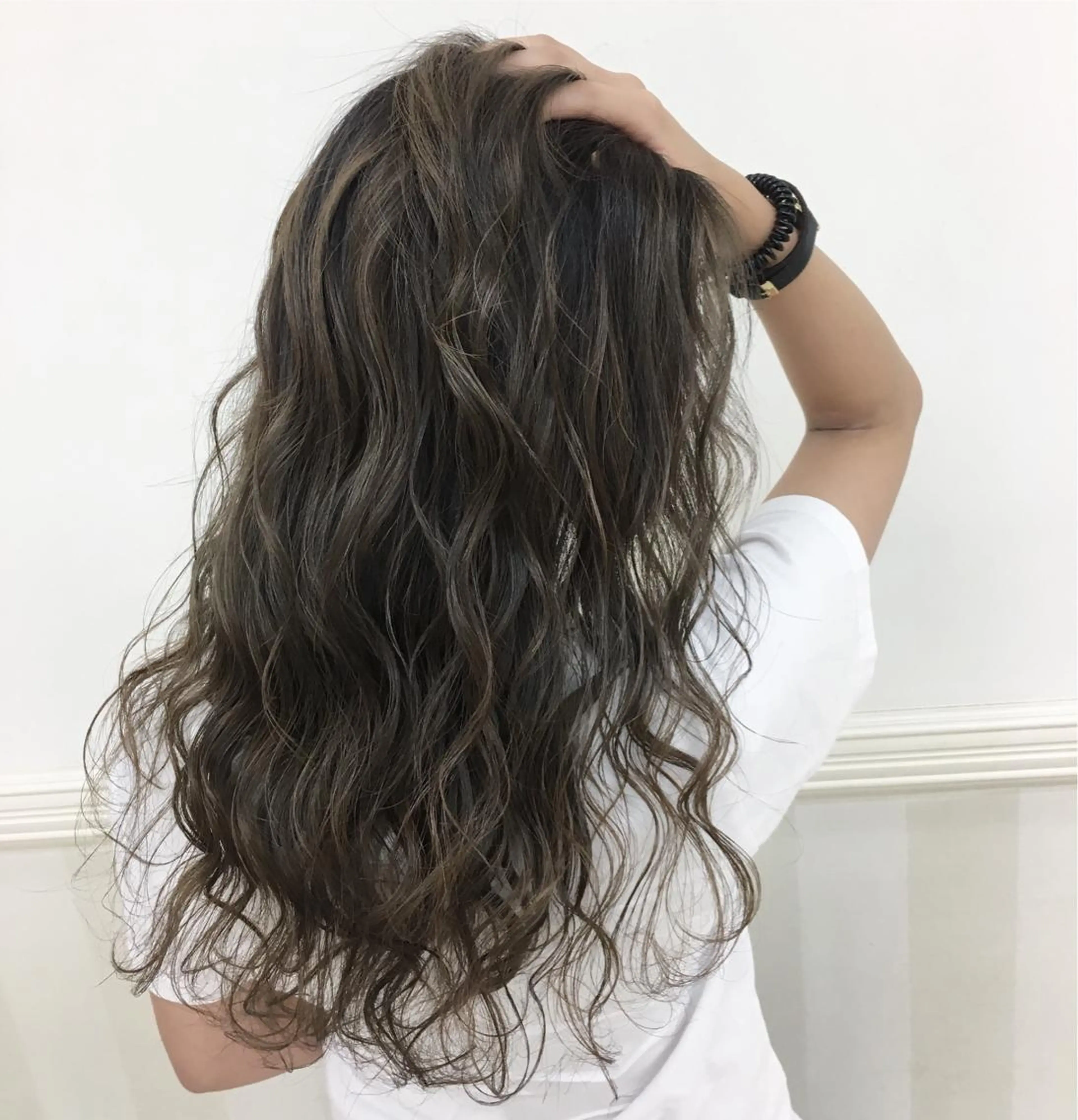 ロング カラー グレージュ ヘアカラー トリートメント N° jillva ♦️川端裕司♦️のヘアスタイル