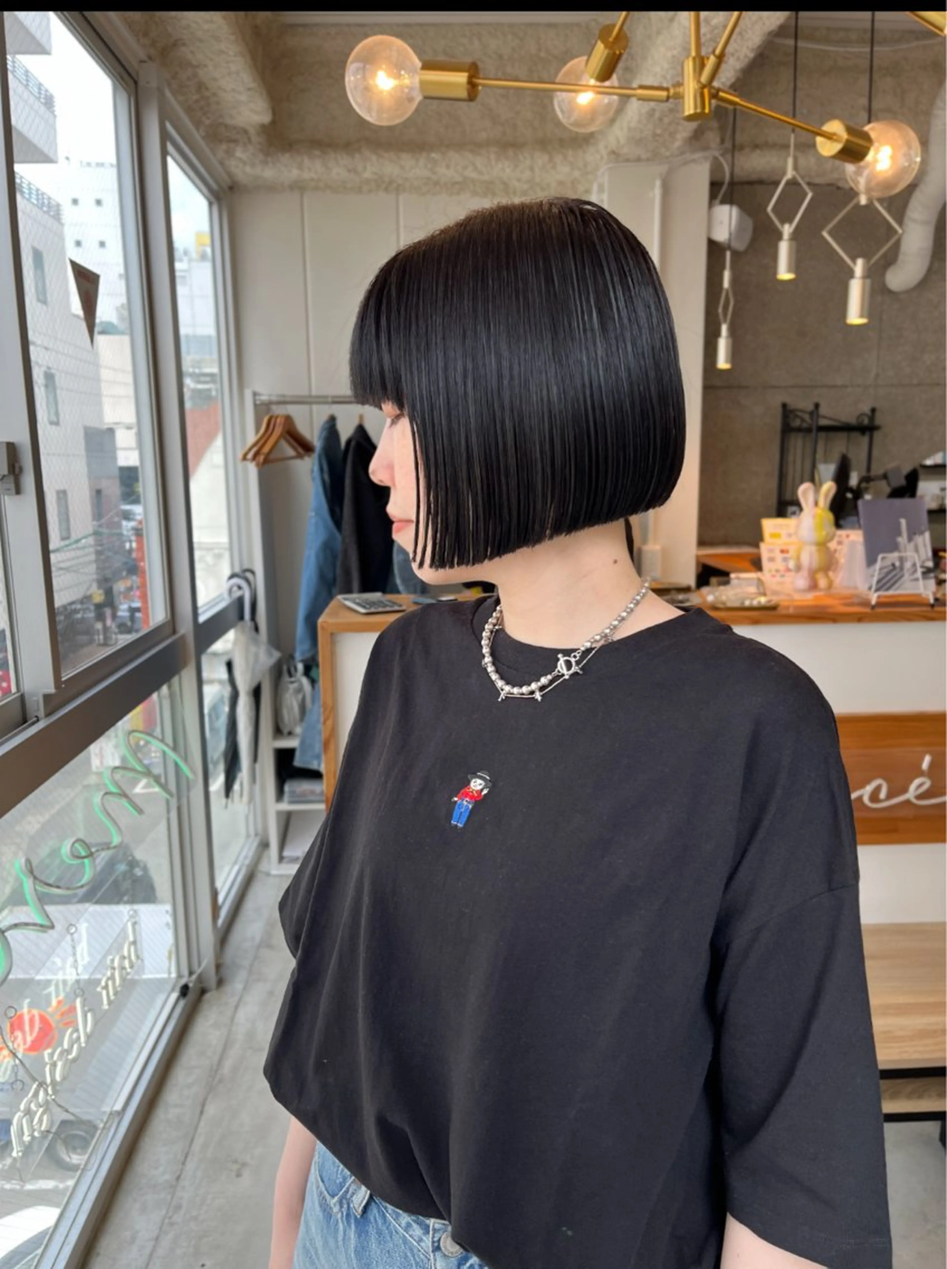 ショート カラー ダークグレー ボブ カット ヘアカラー トリートメント Merci Ayumiのヘアスタイル