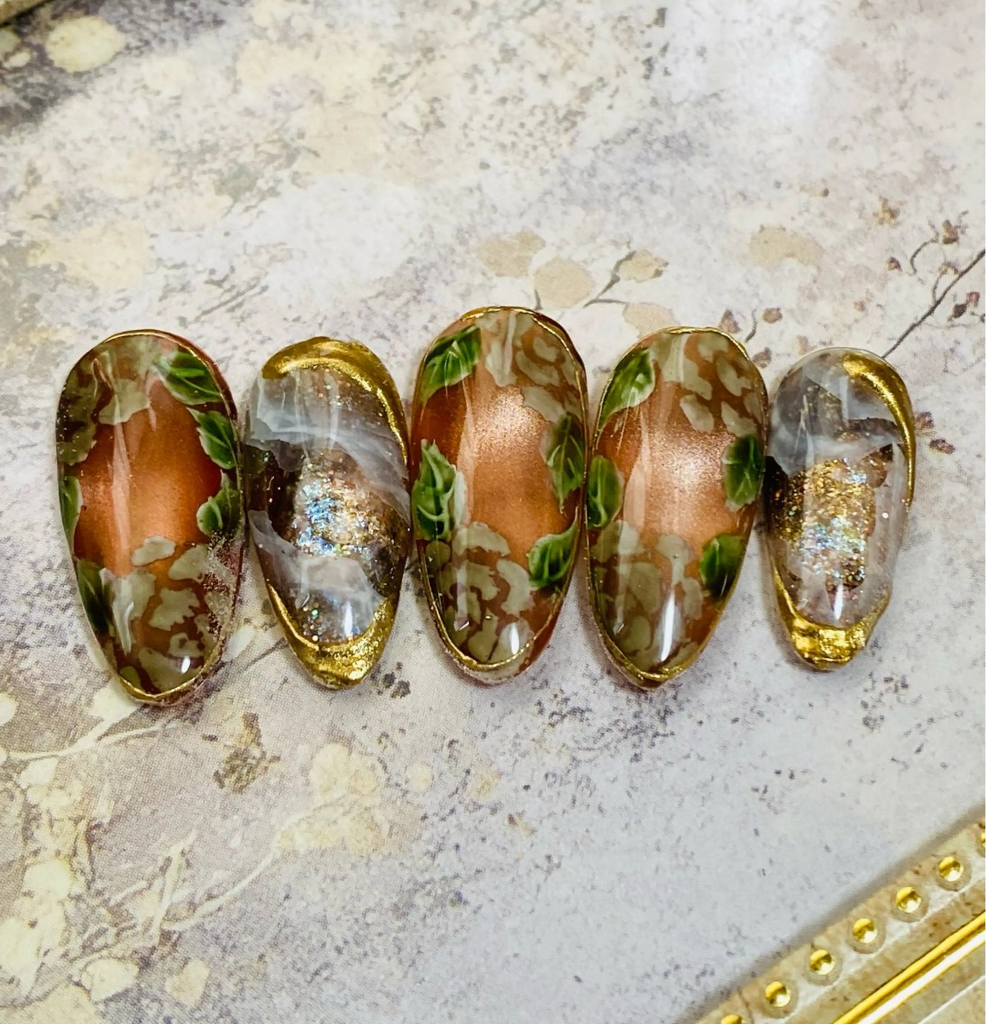 ムーンライトローズ✖️鉱物 【オフ込み】N131の写真