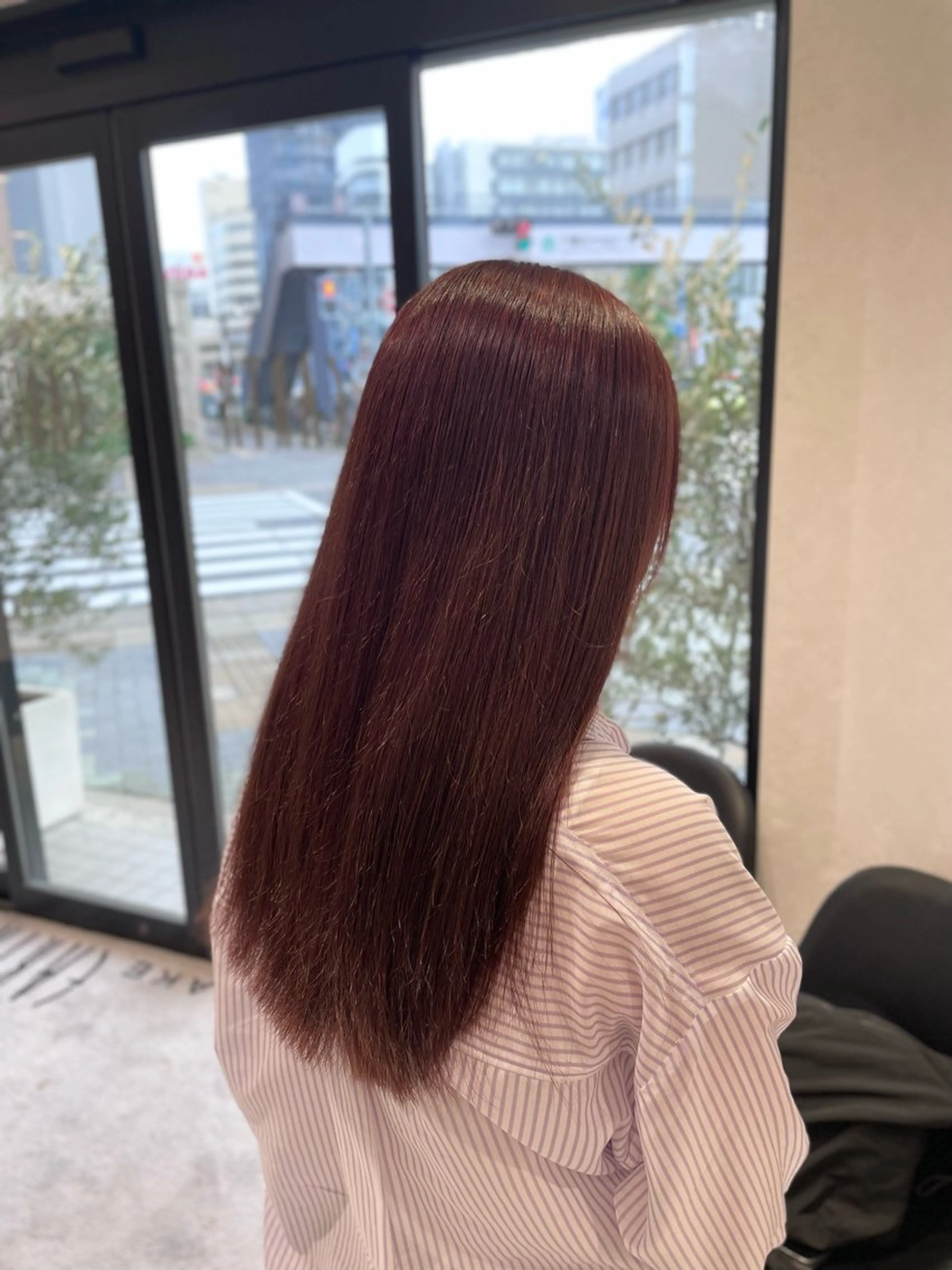 ロング カラー ブリーチ ブリーチなしカラー ピンクカラー 山田 梨央のヘアスタイル