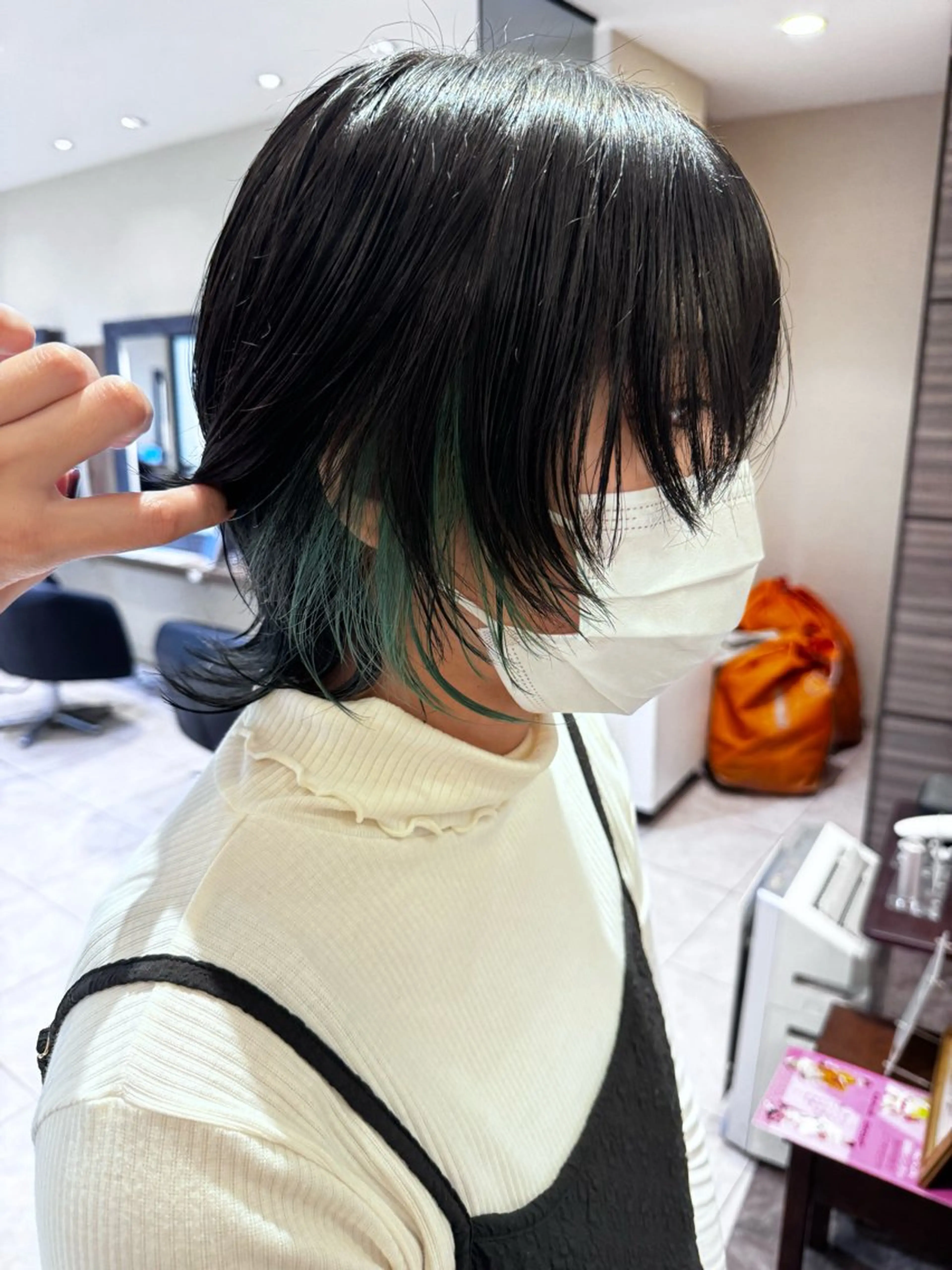 ショート カラー インナーカラー ウルフカット 🐺ウルフ× ハイトーン🐺MOEのヘアスタイル