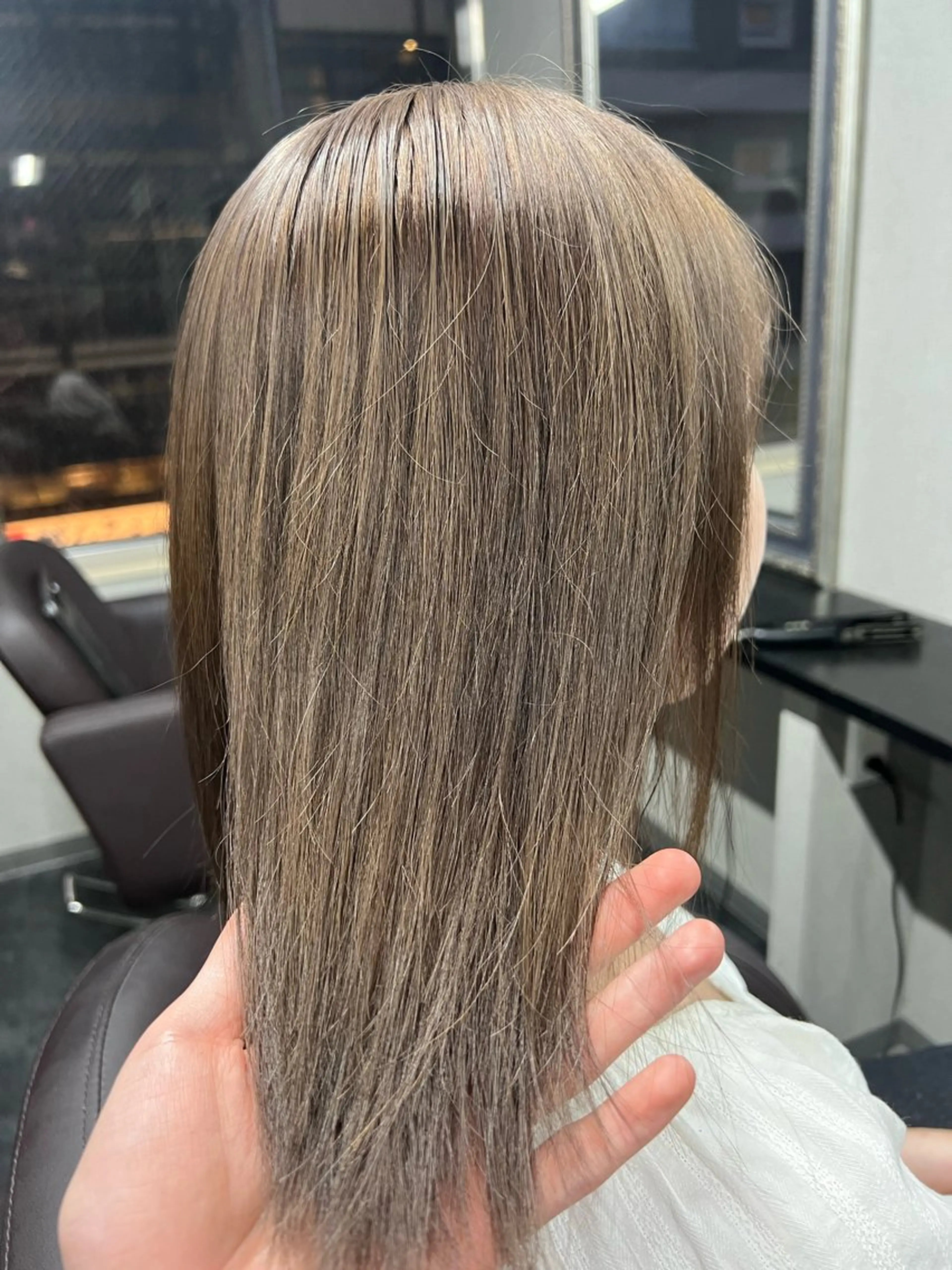 ミディアム カラー ヘアカラー ハイトーンカラー 坂本 翼のヘアスタイル