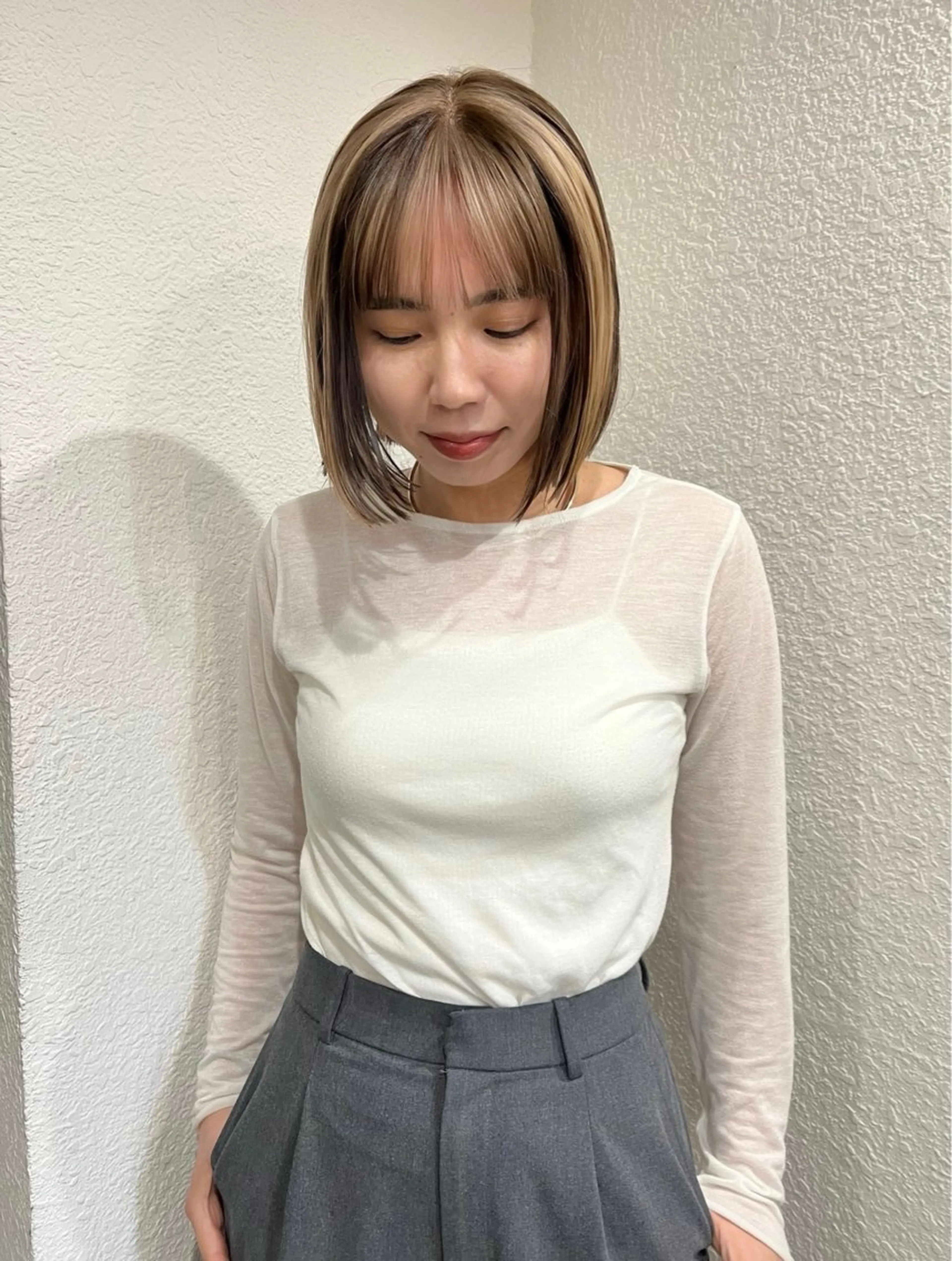 ショート カラー ベージュカラー ブリーチ ケアブリーチ デザインカラー ダブルカラー カット ヘアカラー トリートメント ハイトーン/心斎橋/ honomiのヘアスタイル