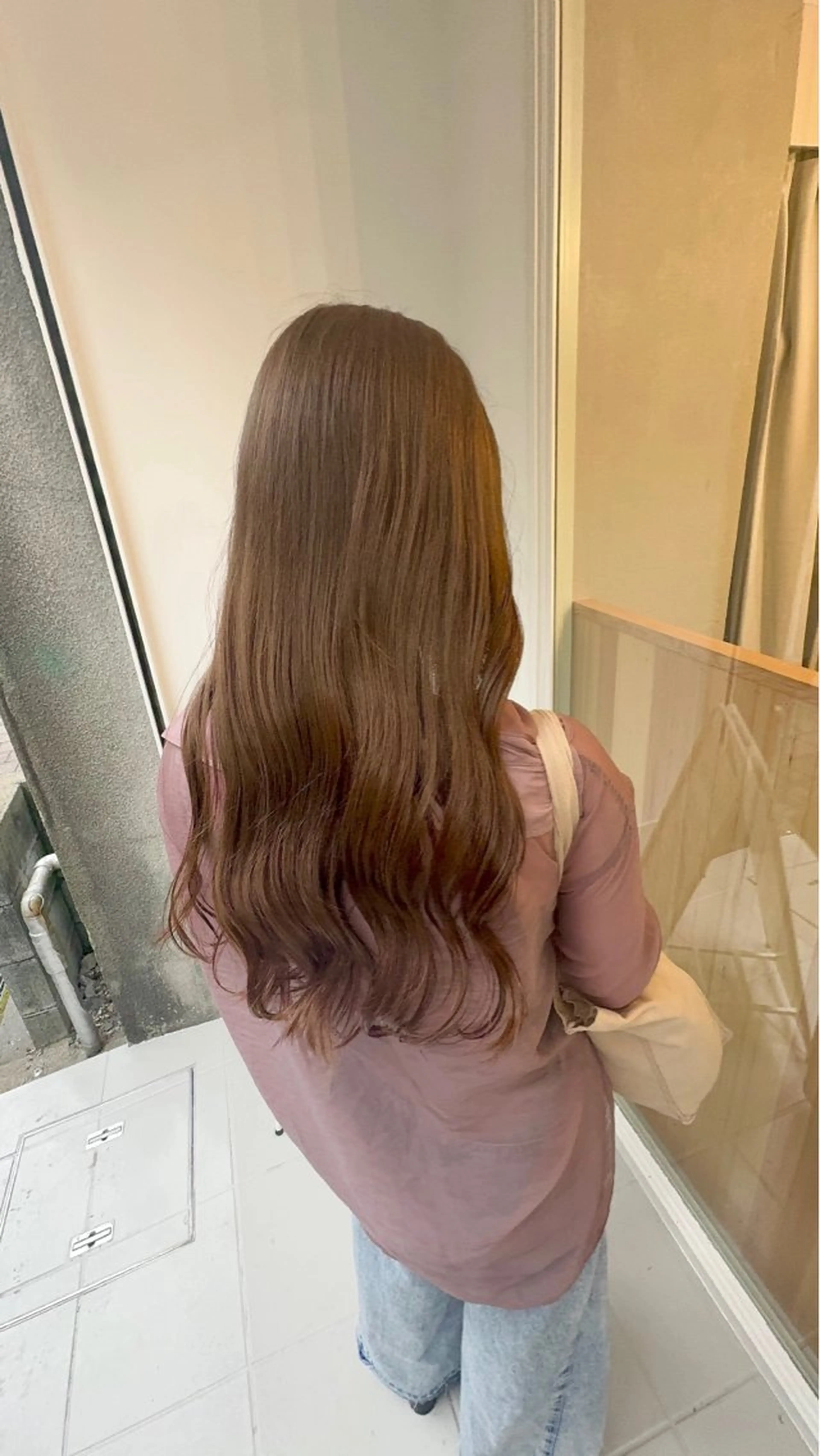 セミロング カラー ブリーチ矯正💐 ミルクティー💐ナオのヘアスタイル