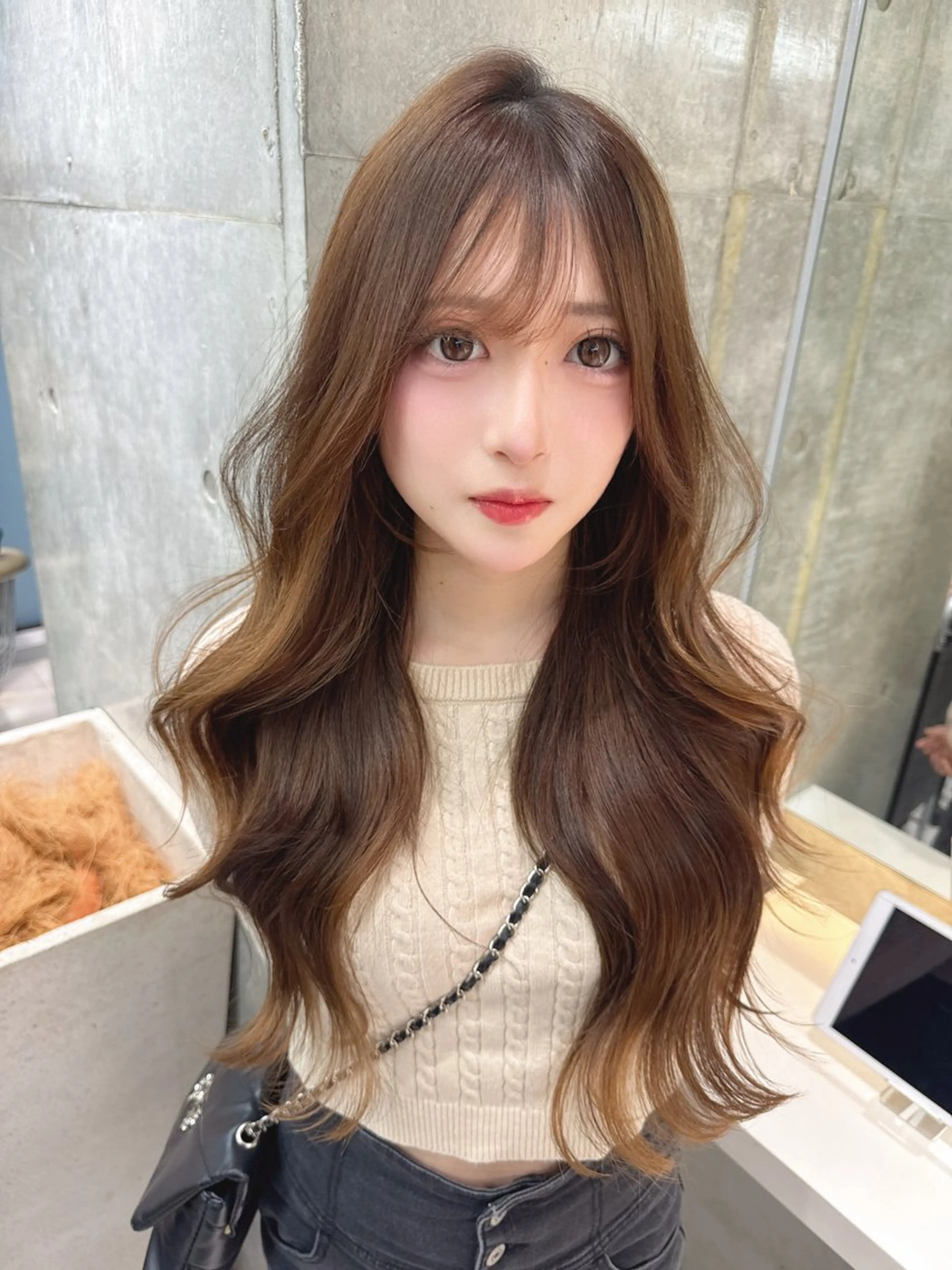 ロング カラー カット ヘアカラー トリートメント shion 透明感カラーのヘアスタイル