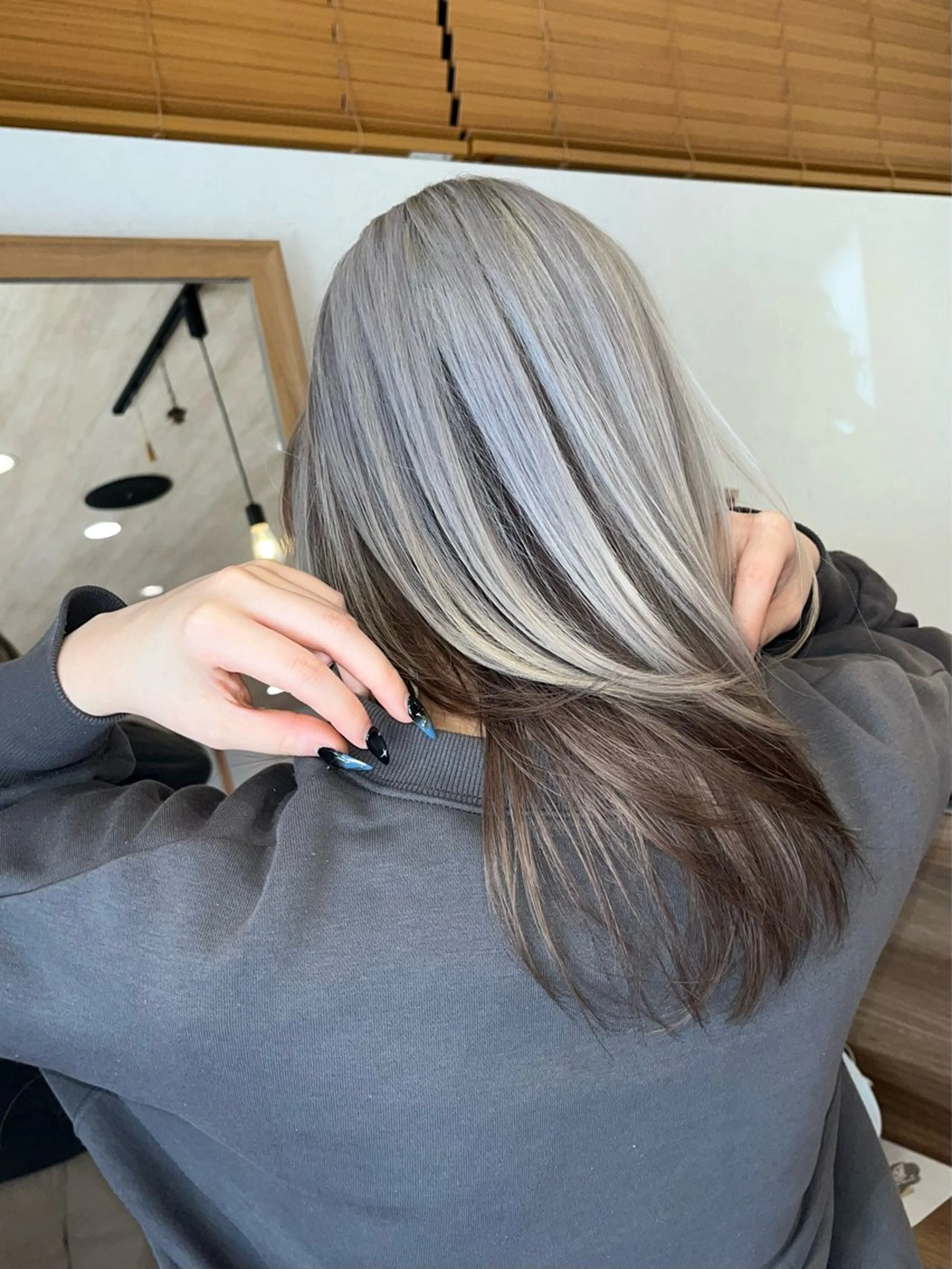 セミロング カラー ブリーチ ケアブリーチ ハイトーンカラー 産休中です 艶カラー♡オカのヘアスタイル