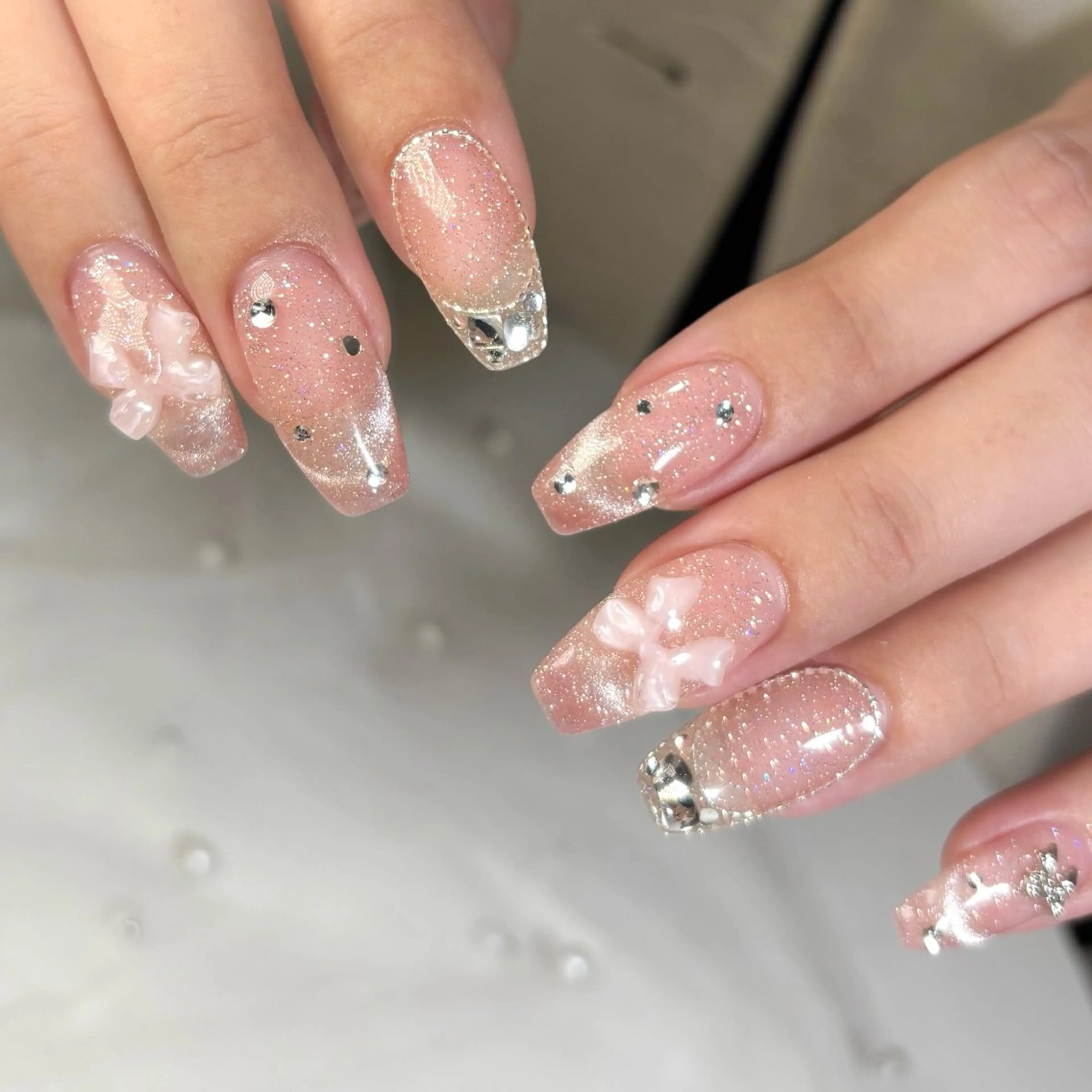 ネイル ワンホンネイル ハンドネイル émure. / パラジェル認定のネイルデザイン