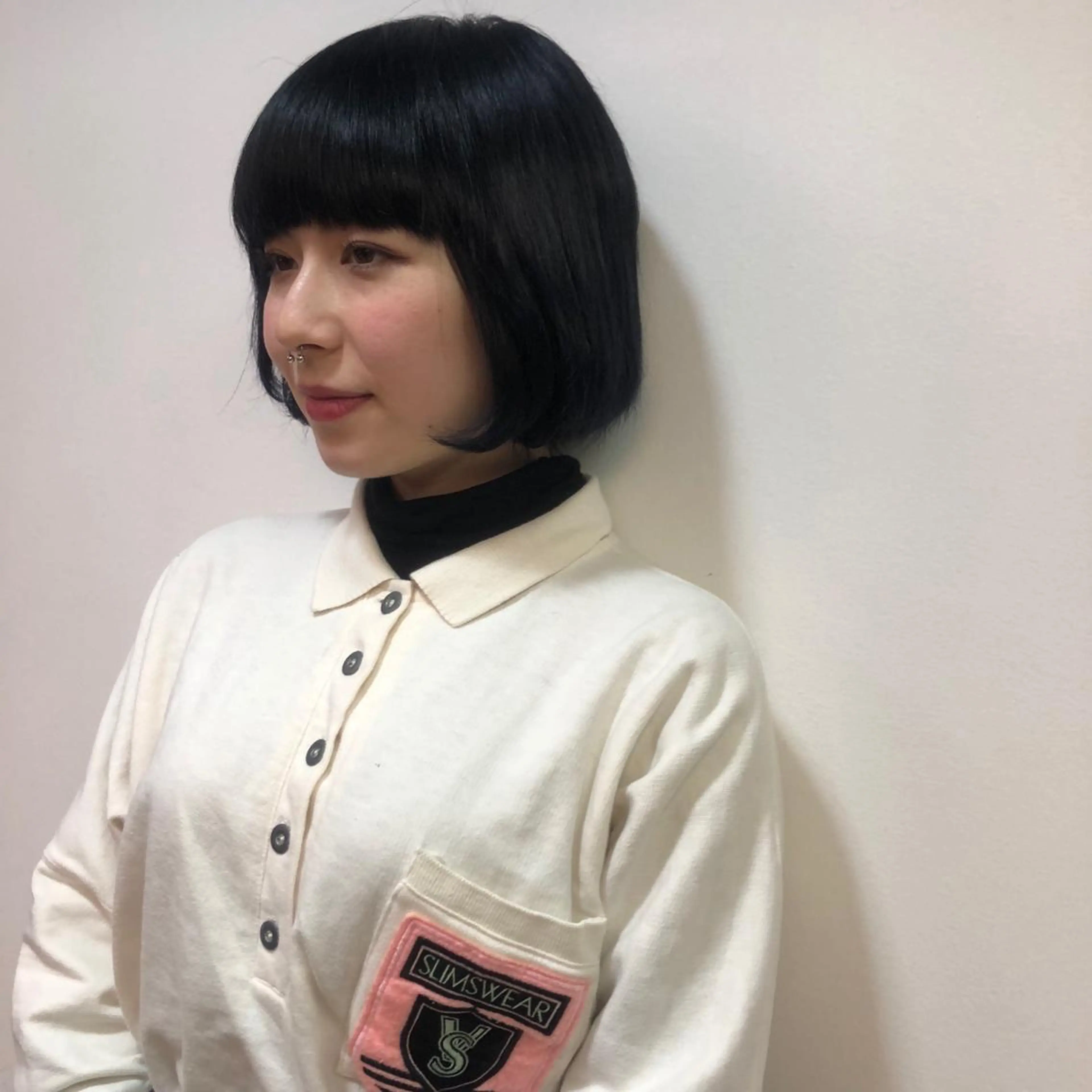 ミディアム カラー 黒髪 ブルーカラー ブルーブラック ma naのヘアスタイル