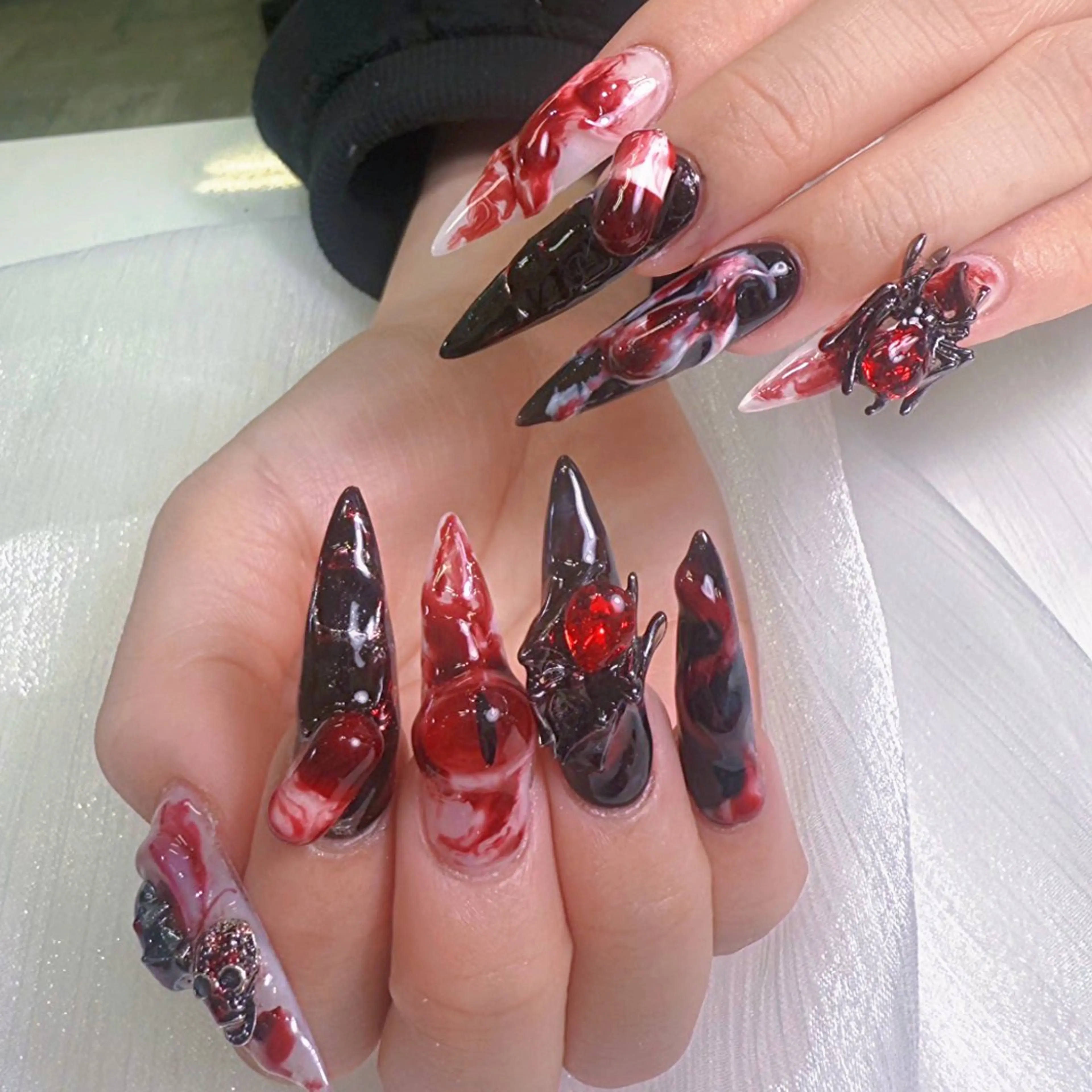 ネイル チークネイル フレンチネイル ガーリー ガラスフレンチ キラキラネイル ハンドネイル NailPrincess所属・princess スカルプ専門店のネイルデザイン