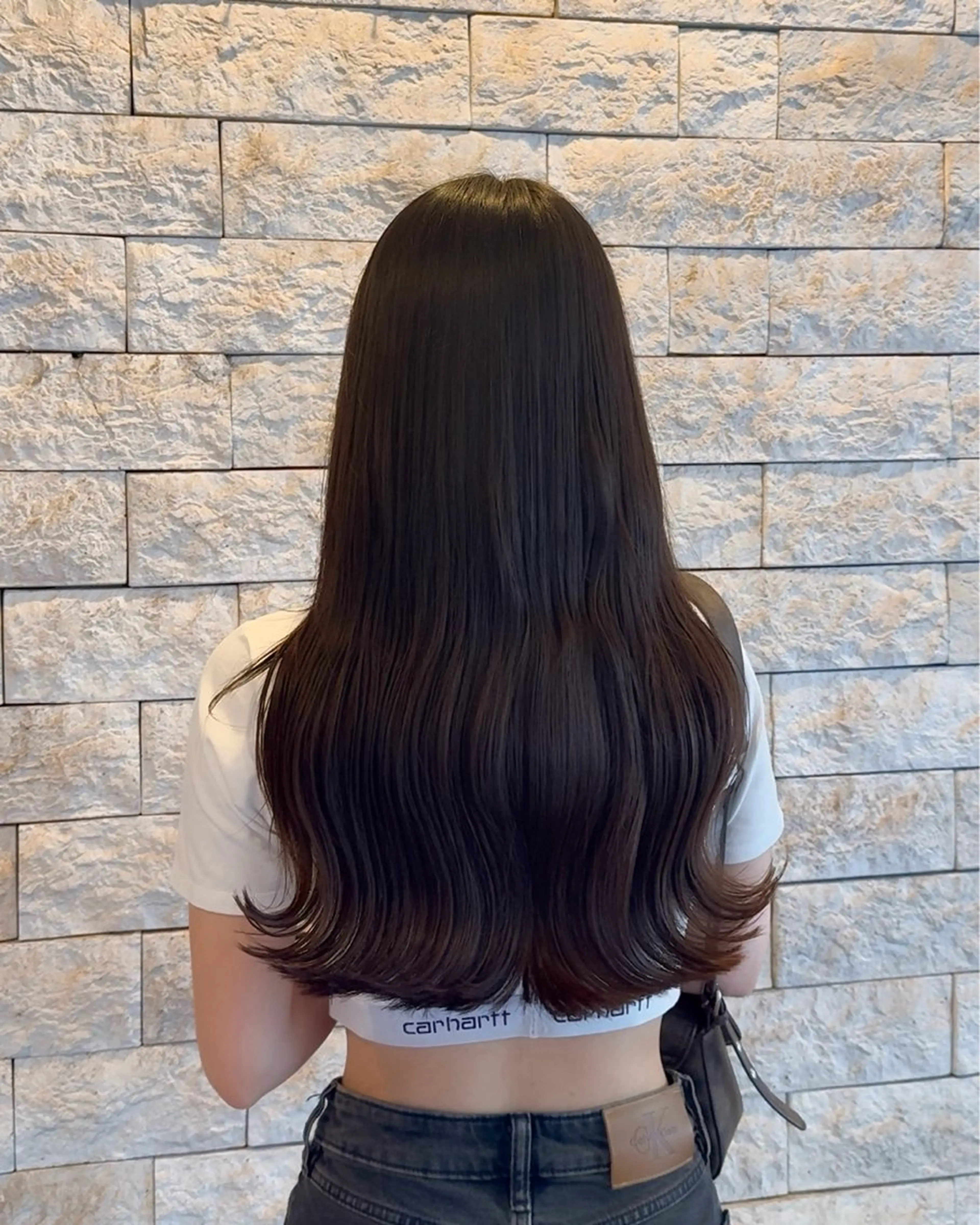 ロング yuzua/ベージュ /透明感カラーのヘアスタイル