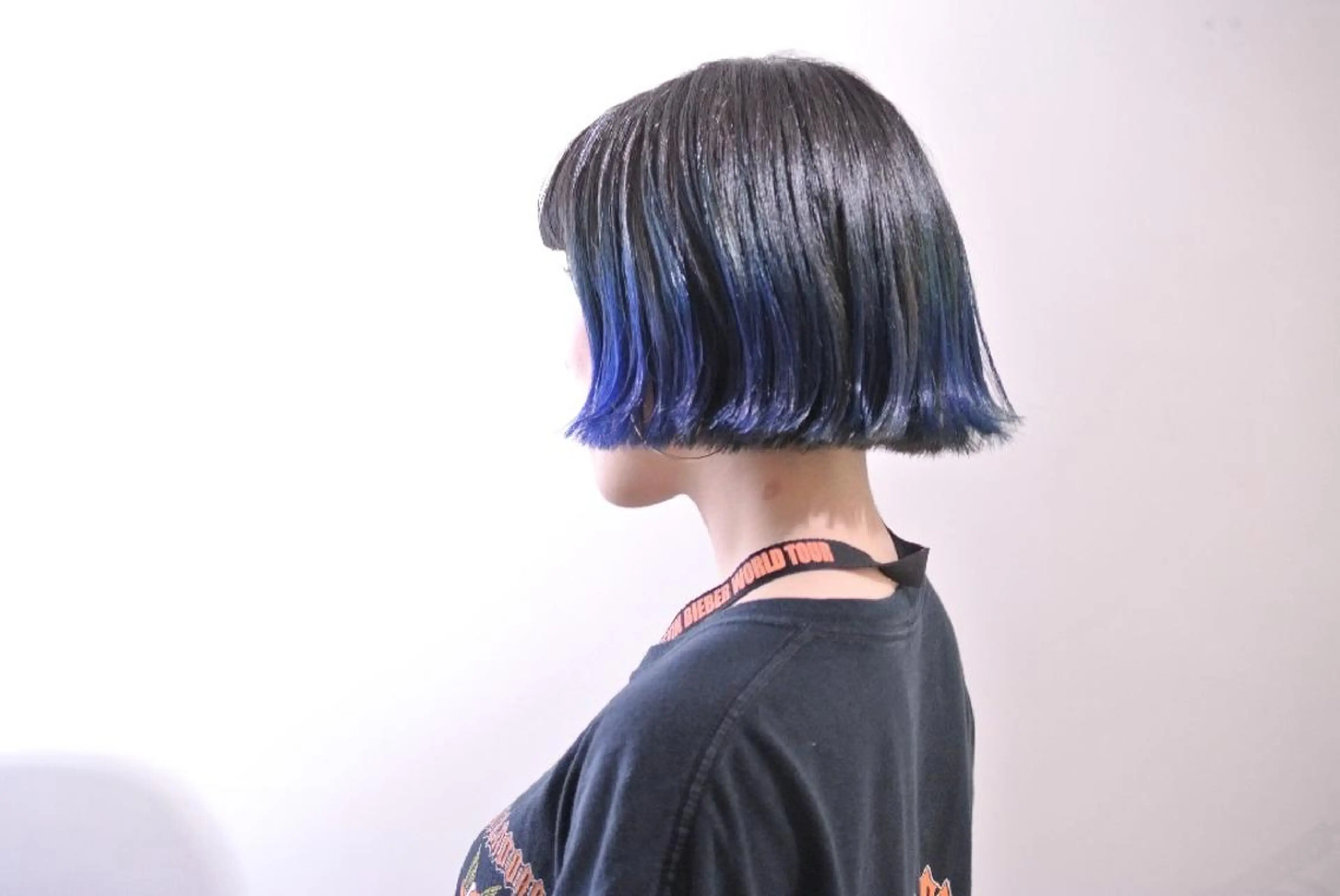 ショート カラー 切りっぱなしボブ ブルーカラー ボブ 樋口 千尋のヘアスタイル