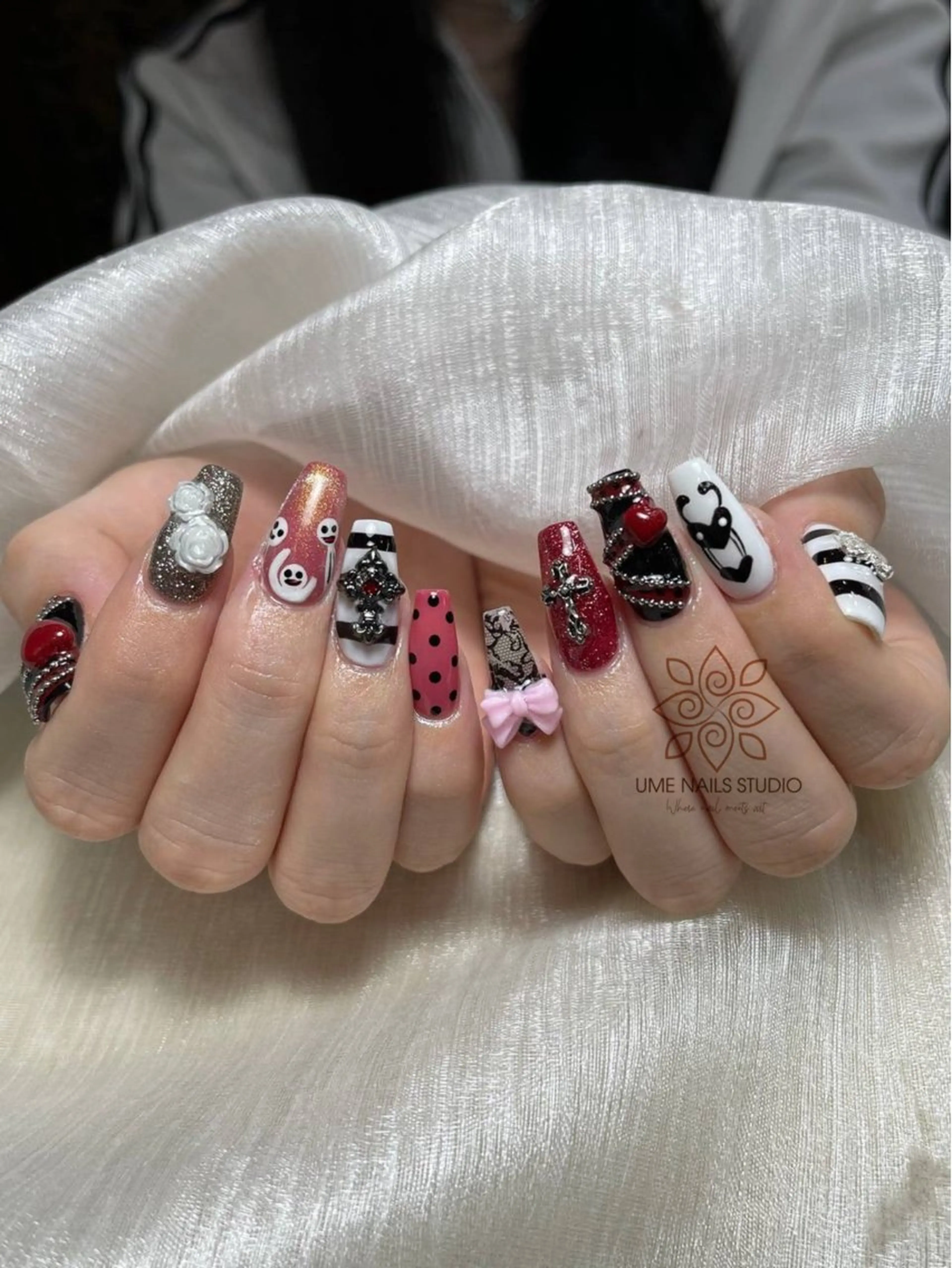 ネイル チークネイル クリアネイル ガーリー キラキラネイル 韓国ネイル ハンドネイル Ume Nail Studioのネイルデザイン