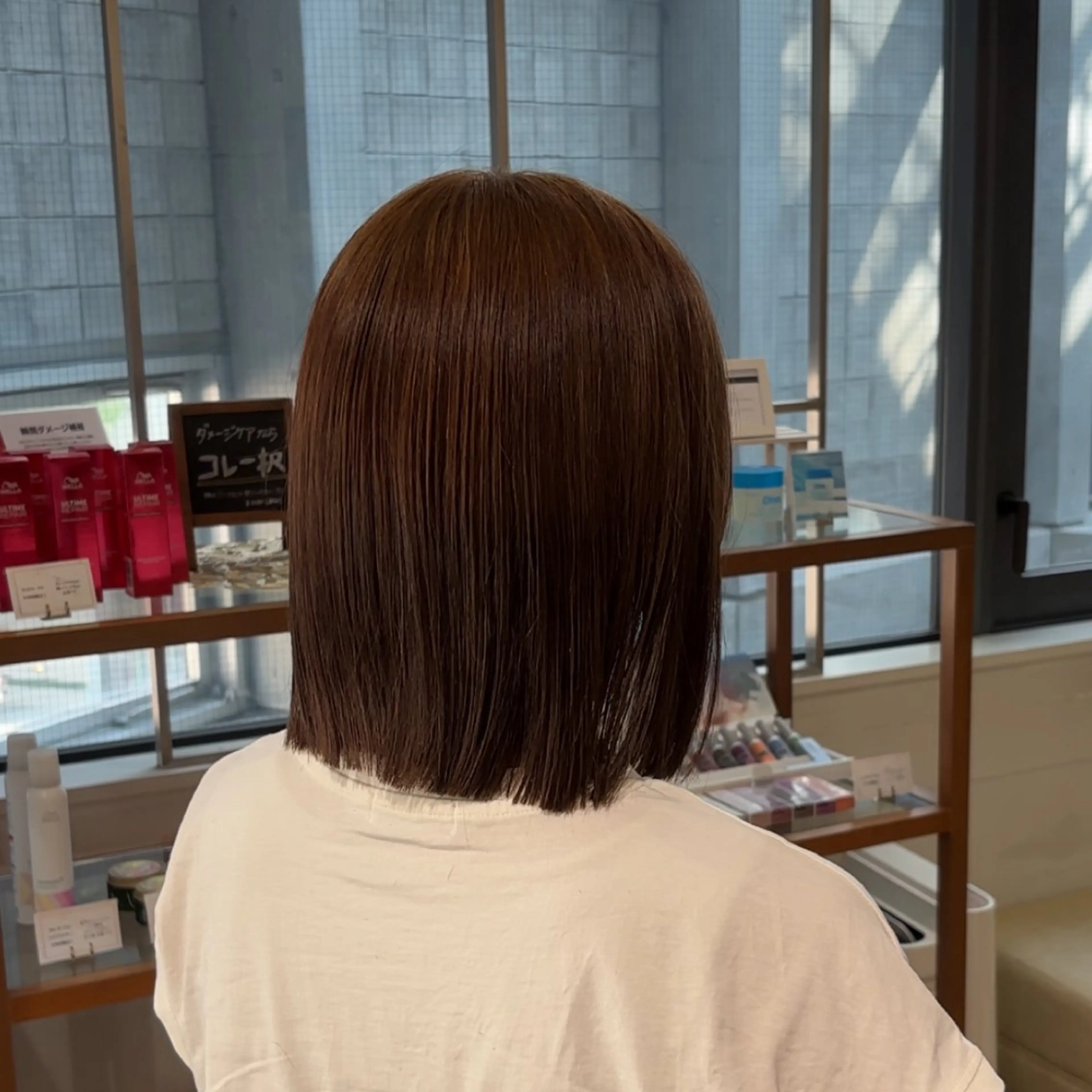 ショート ✨ケアブリーチカラー ✨️透明感カラーのヘアスタイル