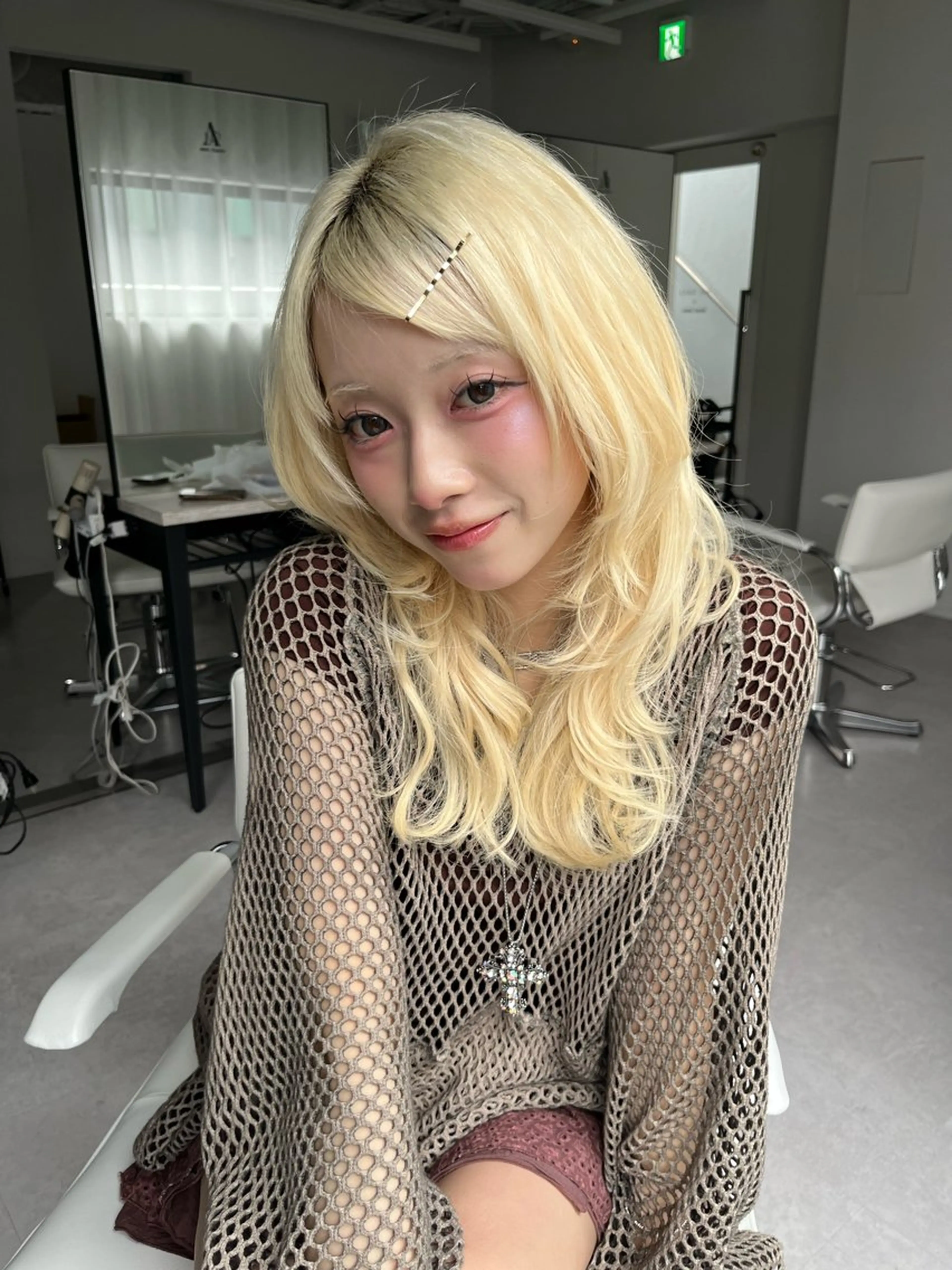 ロング カラー ブリーチ ブロンド ケアブリーチ ハイトーンカラー ハイレイヤー カット ヘアカラー トリートメント 透明感カラー🩵🩵 韓国ヘアkanatoのヘアスタイル