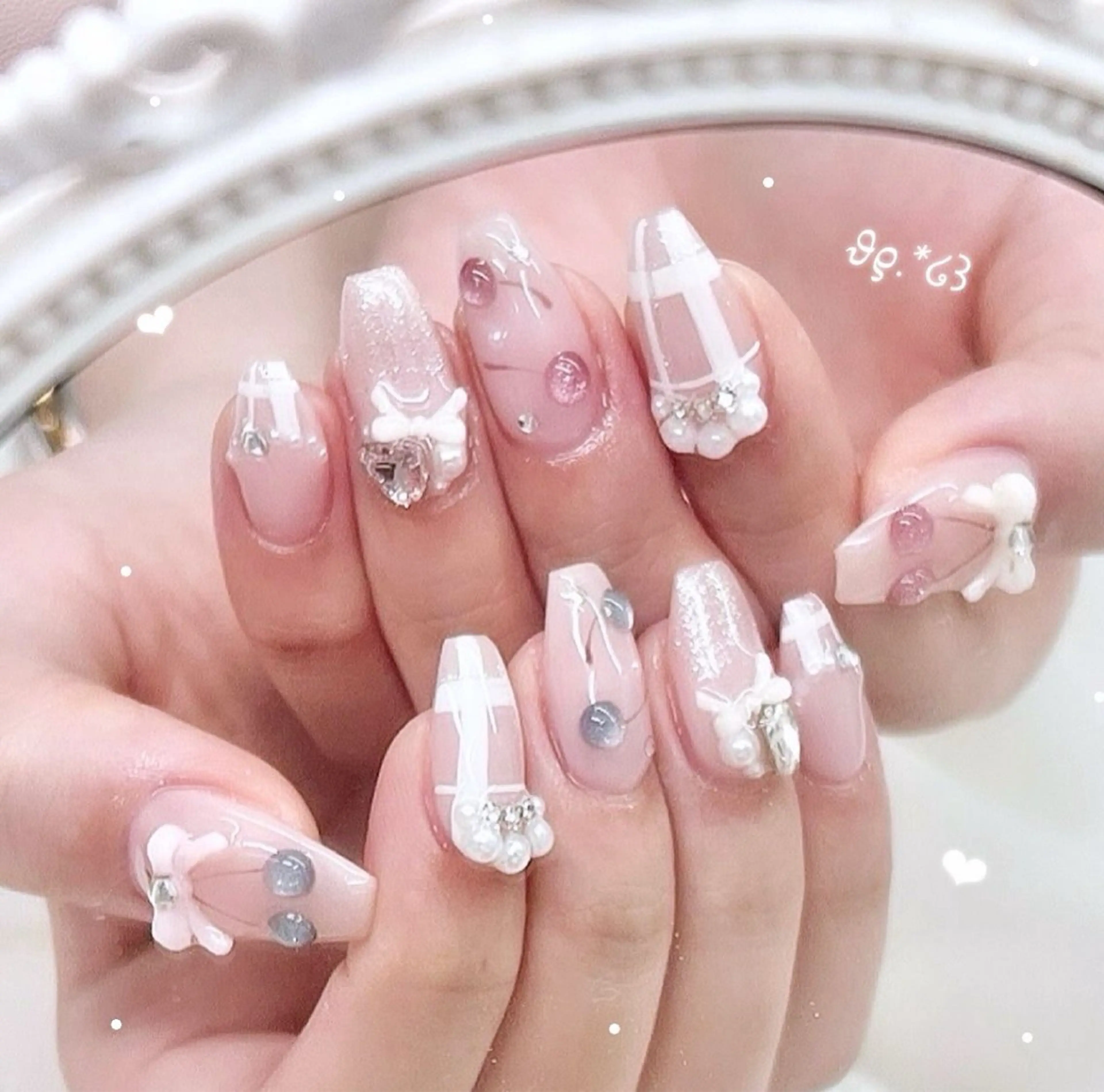 ネイル フレンチネイル キラキラネイル マグネットネイル ミラーネイル ニュアンスネイル ハンドネイル Lyn TA Nailのネイルデザイン