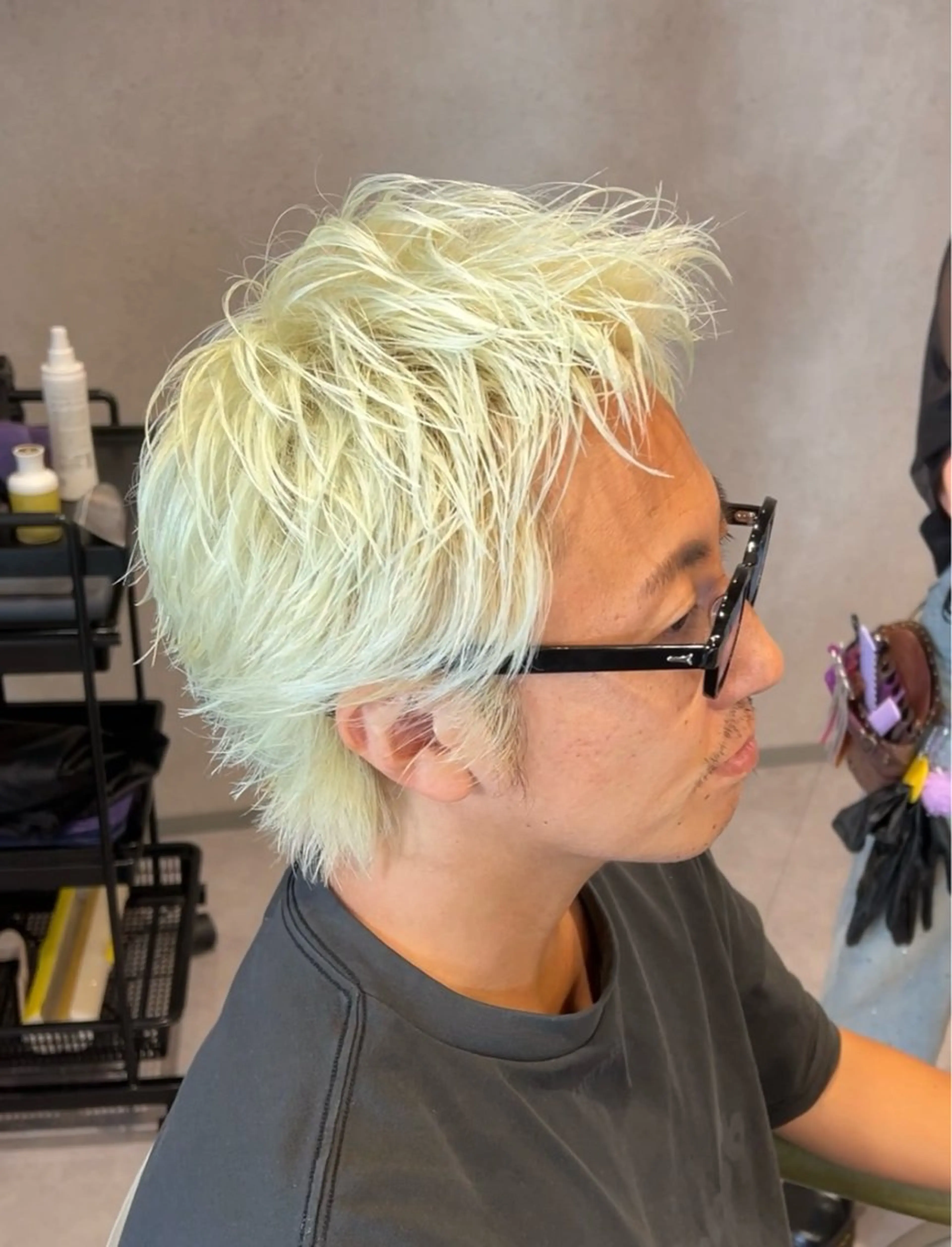 ショート カラー メンズ メンズブリーチ ブリーチ ブロンド ホワイトブロンド 艶々🫧ハイトーン 輝のヘアスタイル