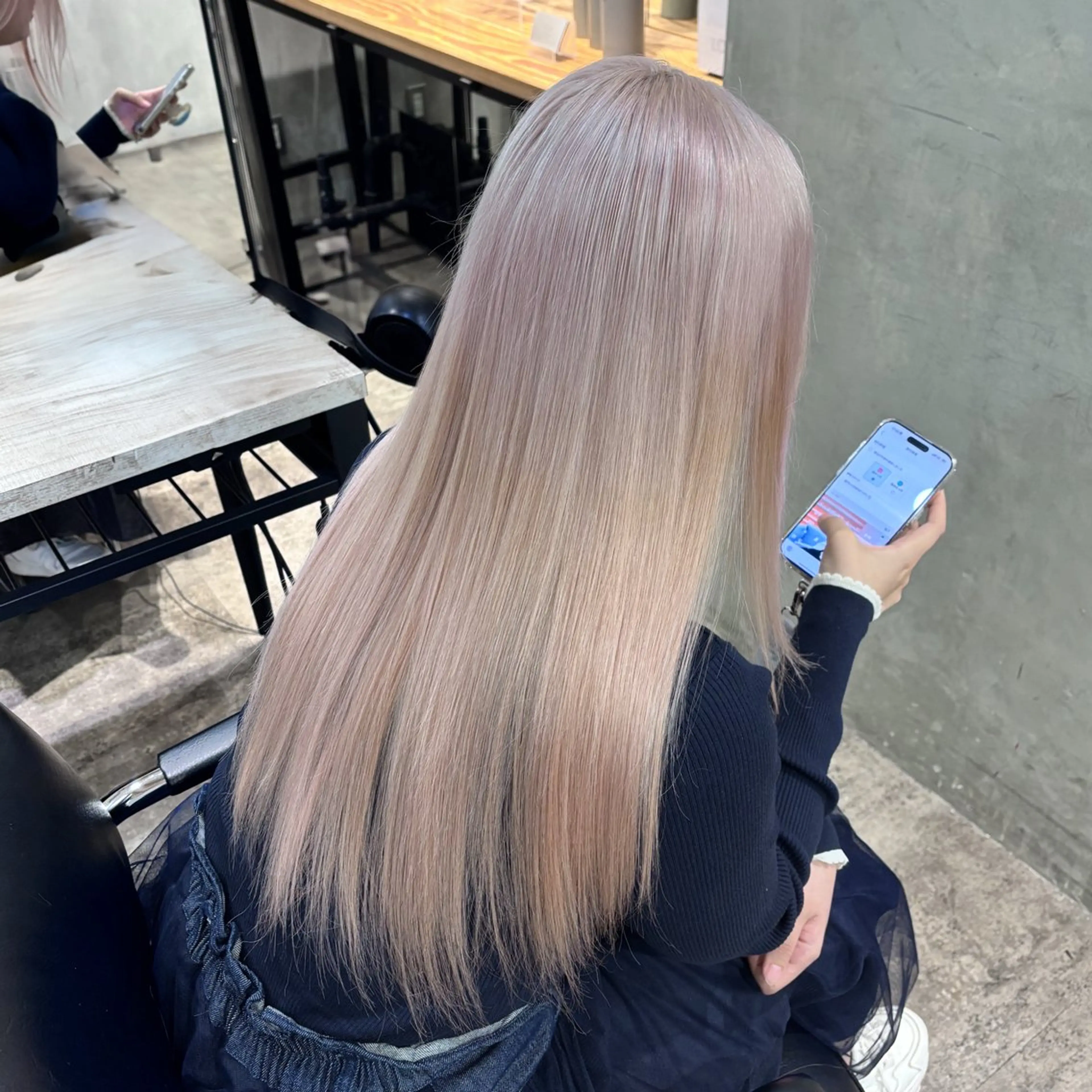 ❣️癖毛に悩んでる方ブリーチ毛を艶髪ストレートに❣️ブリーチ改善× ブリーチ毛専用ダメージ補修ケアトリートメントの写真