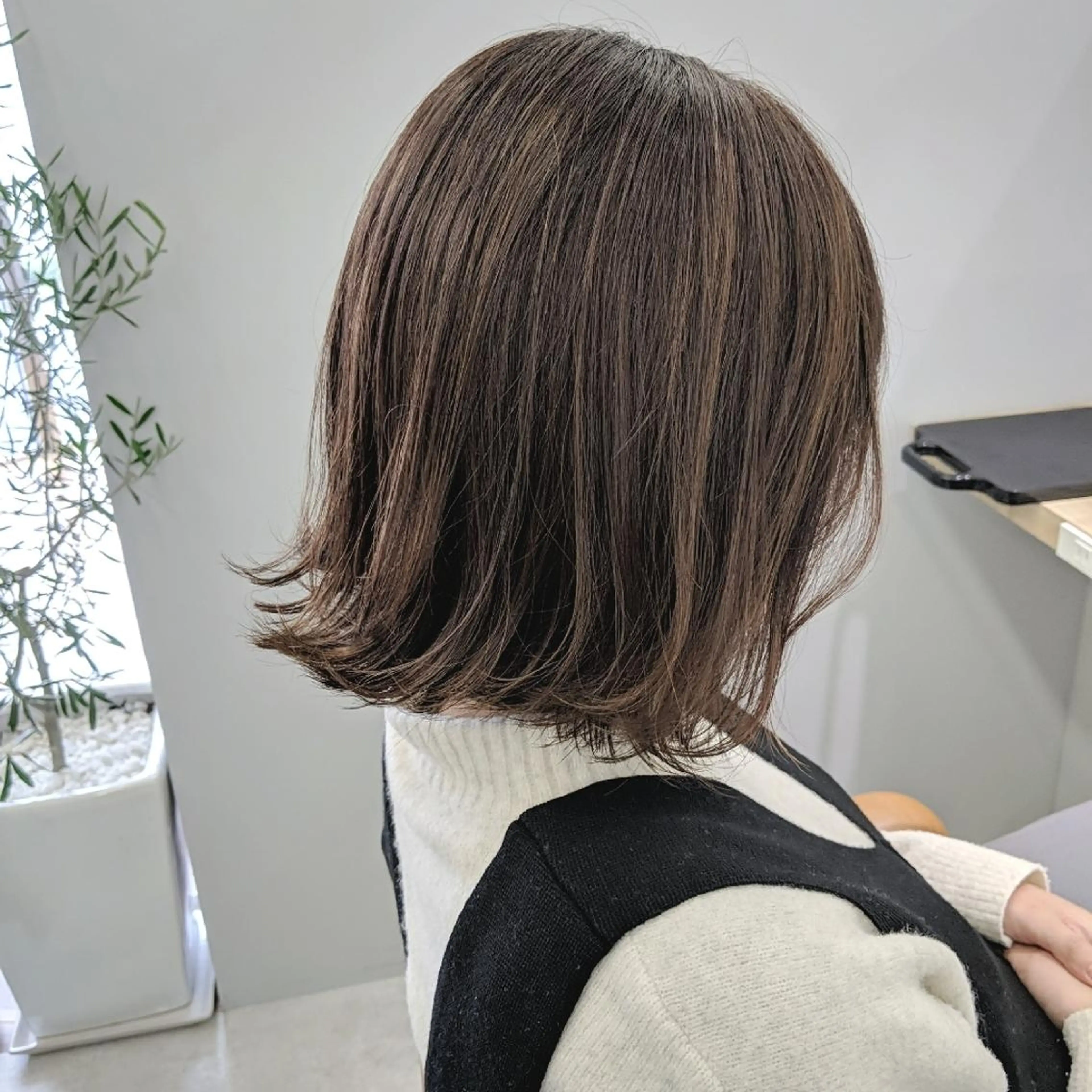 カラー ミディアム ブリーチ ハイライトカラー ブリーチなしカラー ハイライト リア （まつげパーマ）のマツエク・マツパデザイン