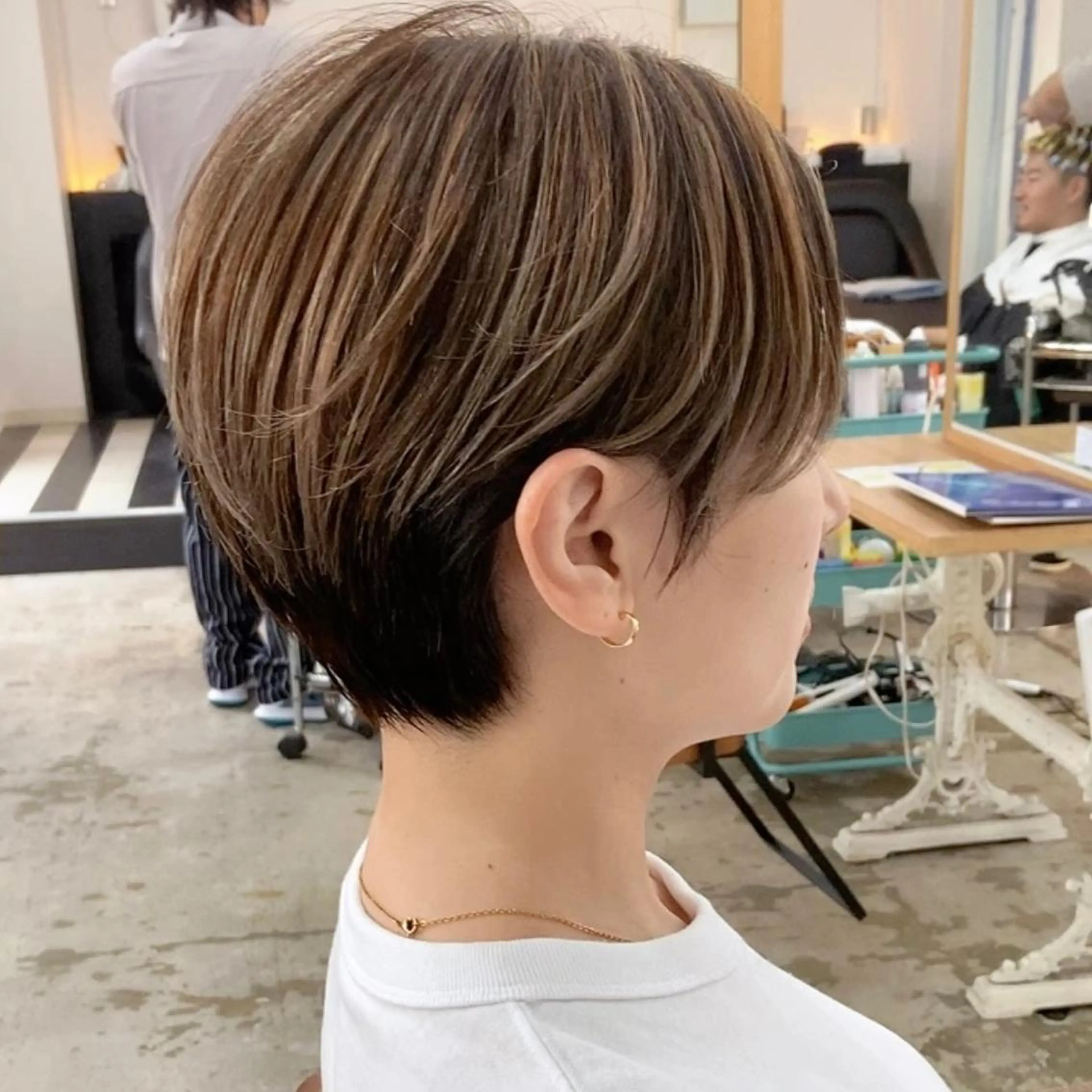 ショート カラー ハイライトカラー ハイライト ショートヘア ショートヘア、ボブ こやさん　コヤマのヘアスタイル