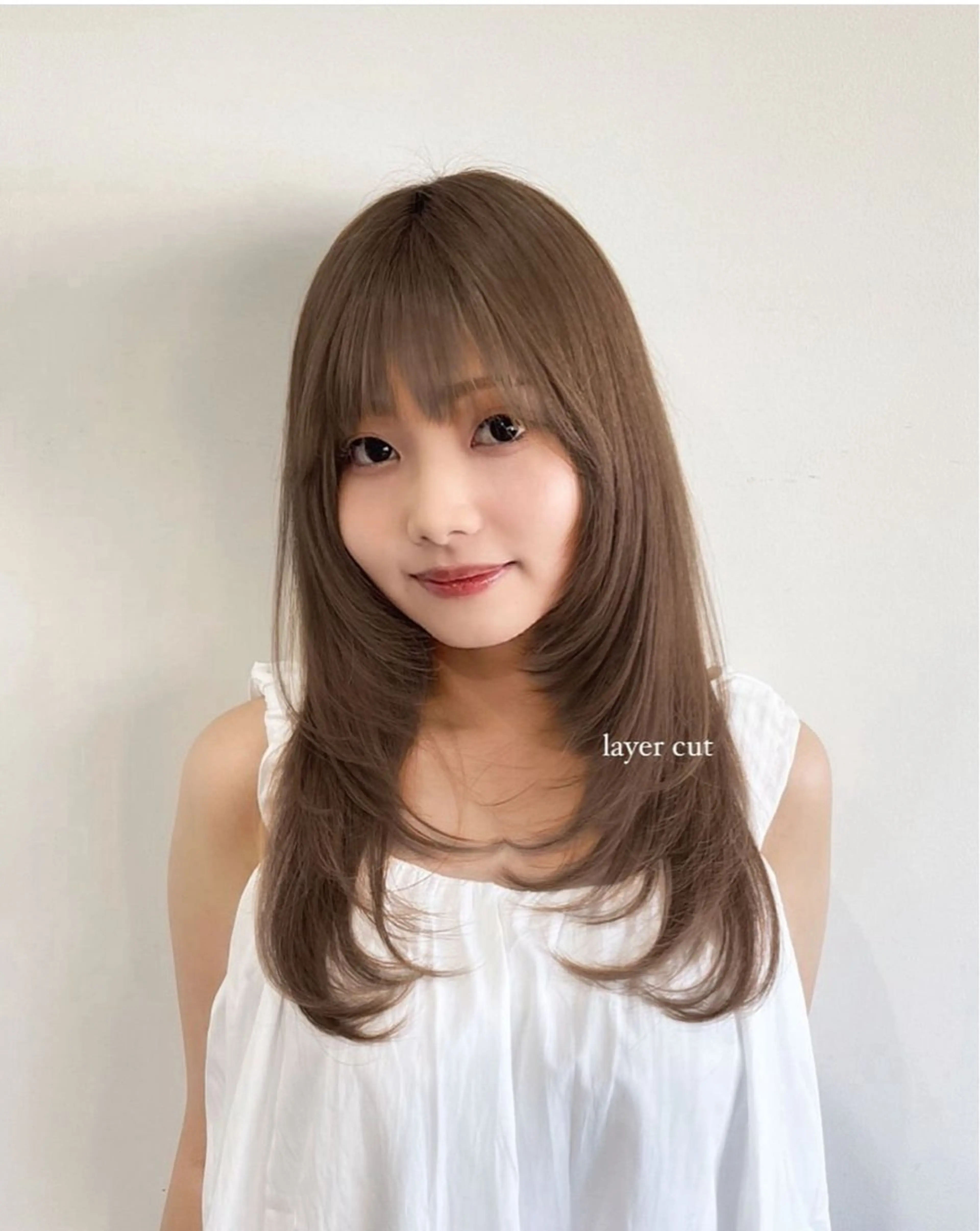 ロング カラー ベージュカラー ヘアカラー sora/ボブ/ レイヤーカットのヘアスタイル