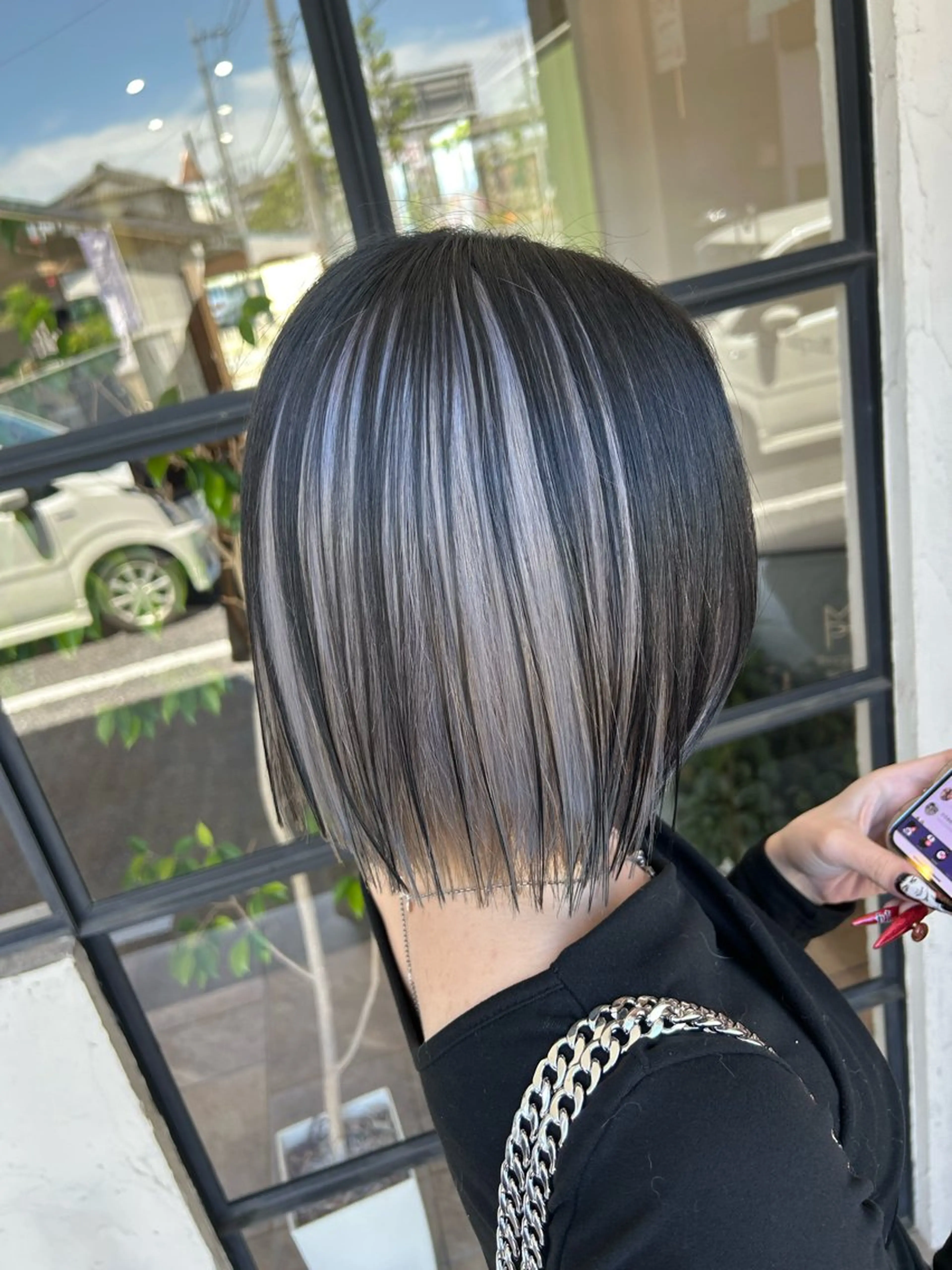 ショート カラー 黒髪 ブリーチ シルバー 髪質改善 トリートメント カット ヘアカラー トリートメント Morpho Hair Product所属・井上 花音のヘアスタイル