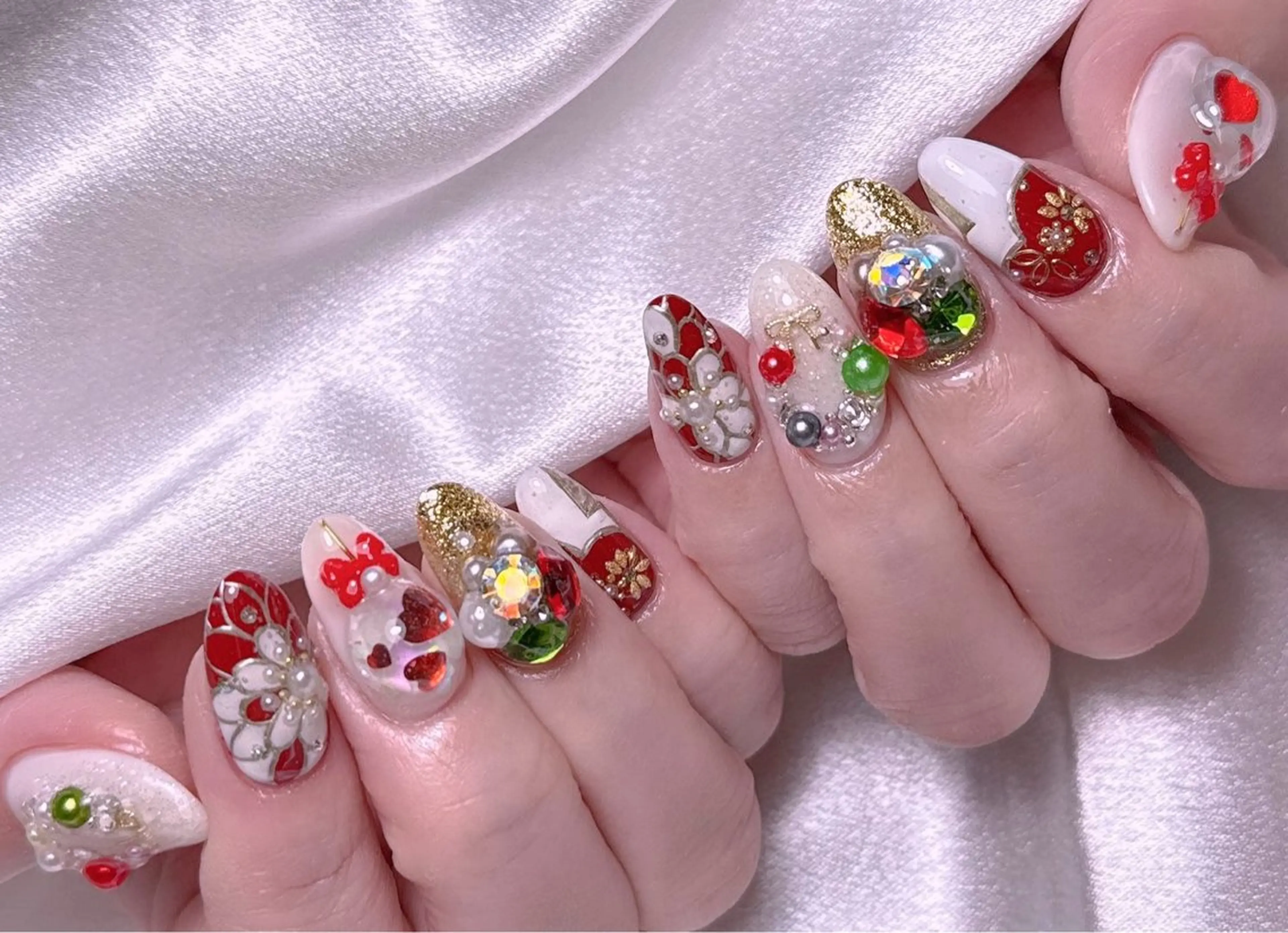 ネイル ブルー チークネイル フレンチネイル ハート ホログラムネイル ハンドネイル 美爪パラジェル導入店 Sunnilyのネイルデザイン