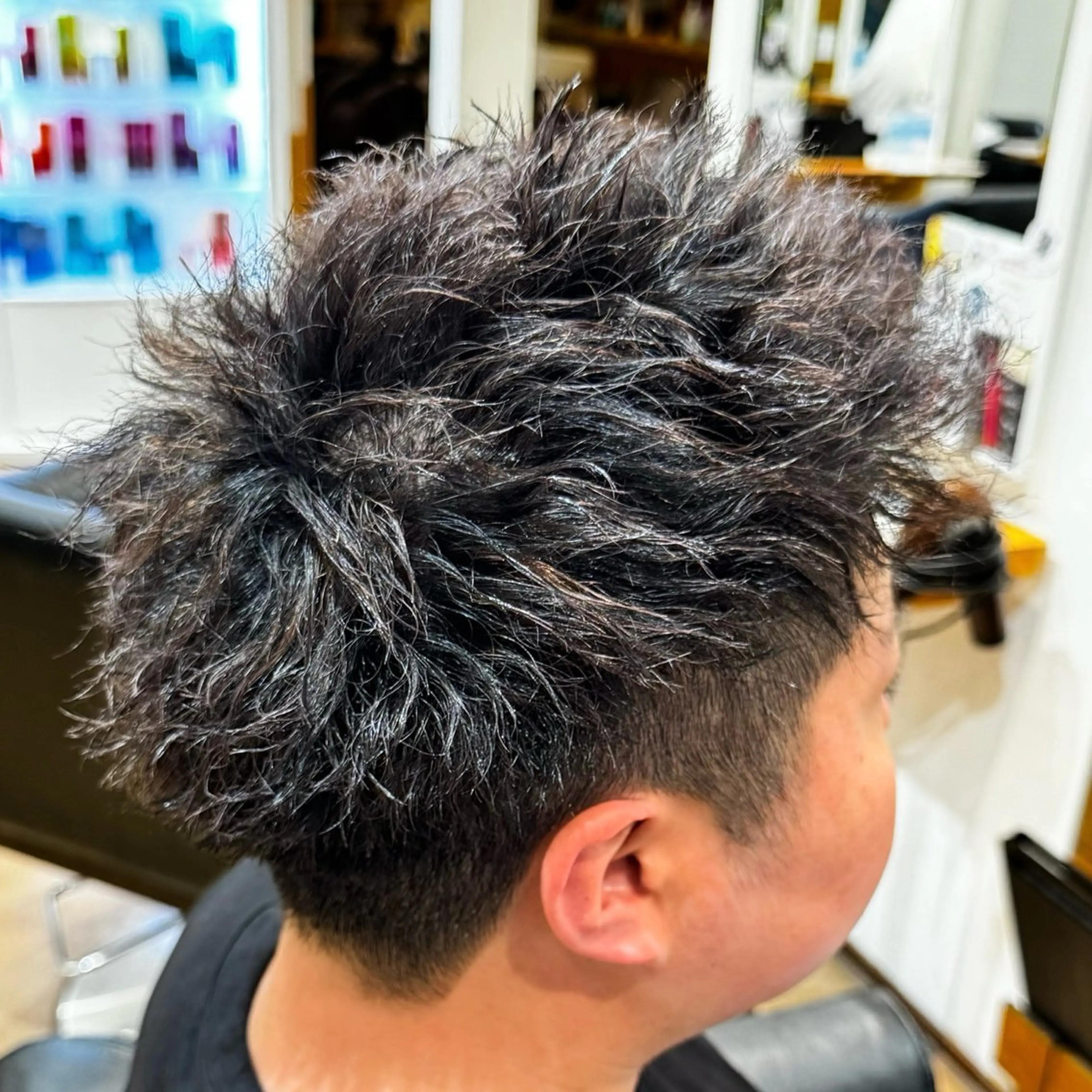ショート パーマ メンズ メンズパーマ ツイストスパイラルパーマ スパイラルパーマ カット パーマ 吉田 新平のヘアスタイル