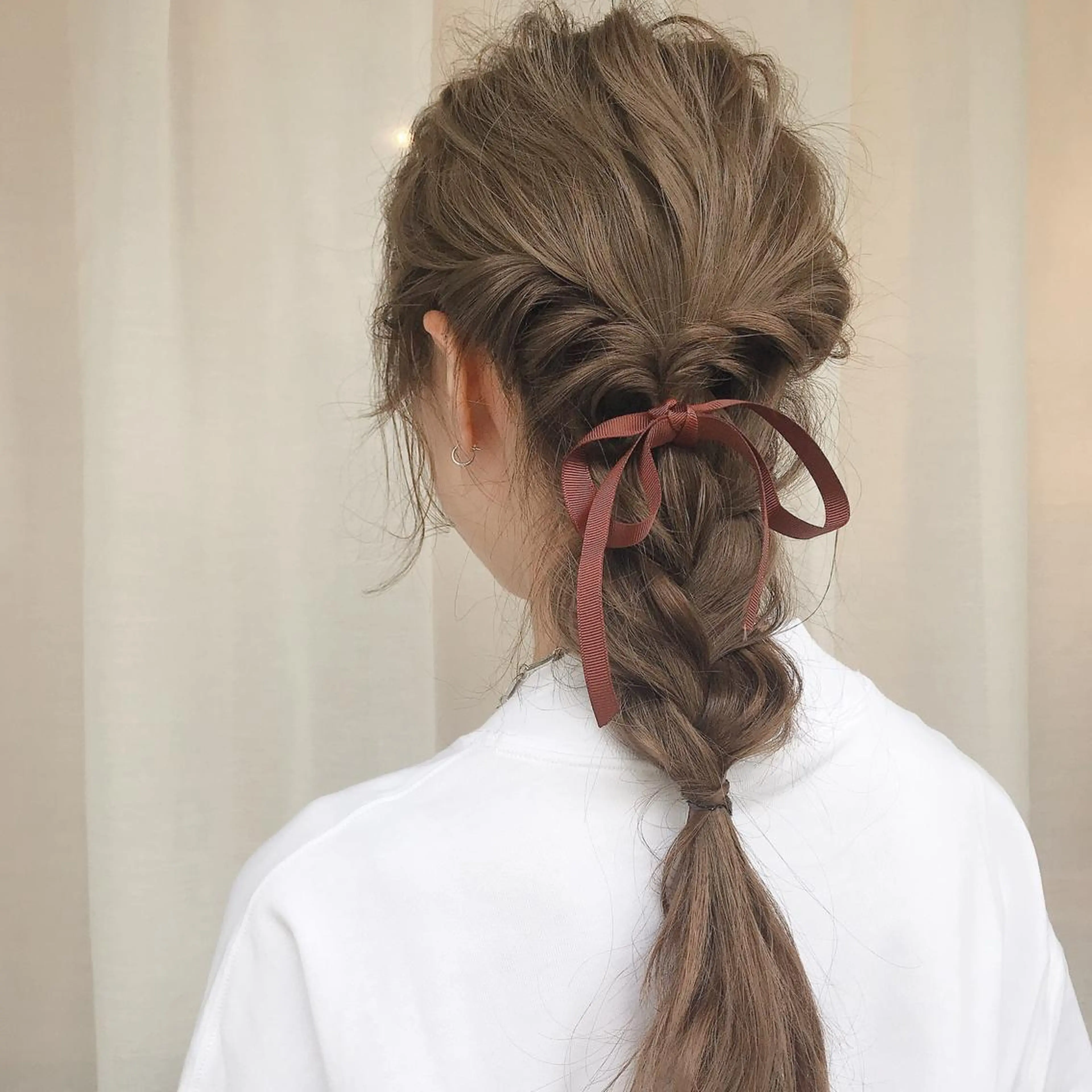 ヘアアレンジ ブリーチなしカラー レイヤーカットのヘアスタイル