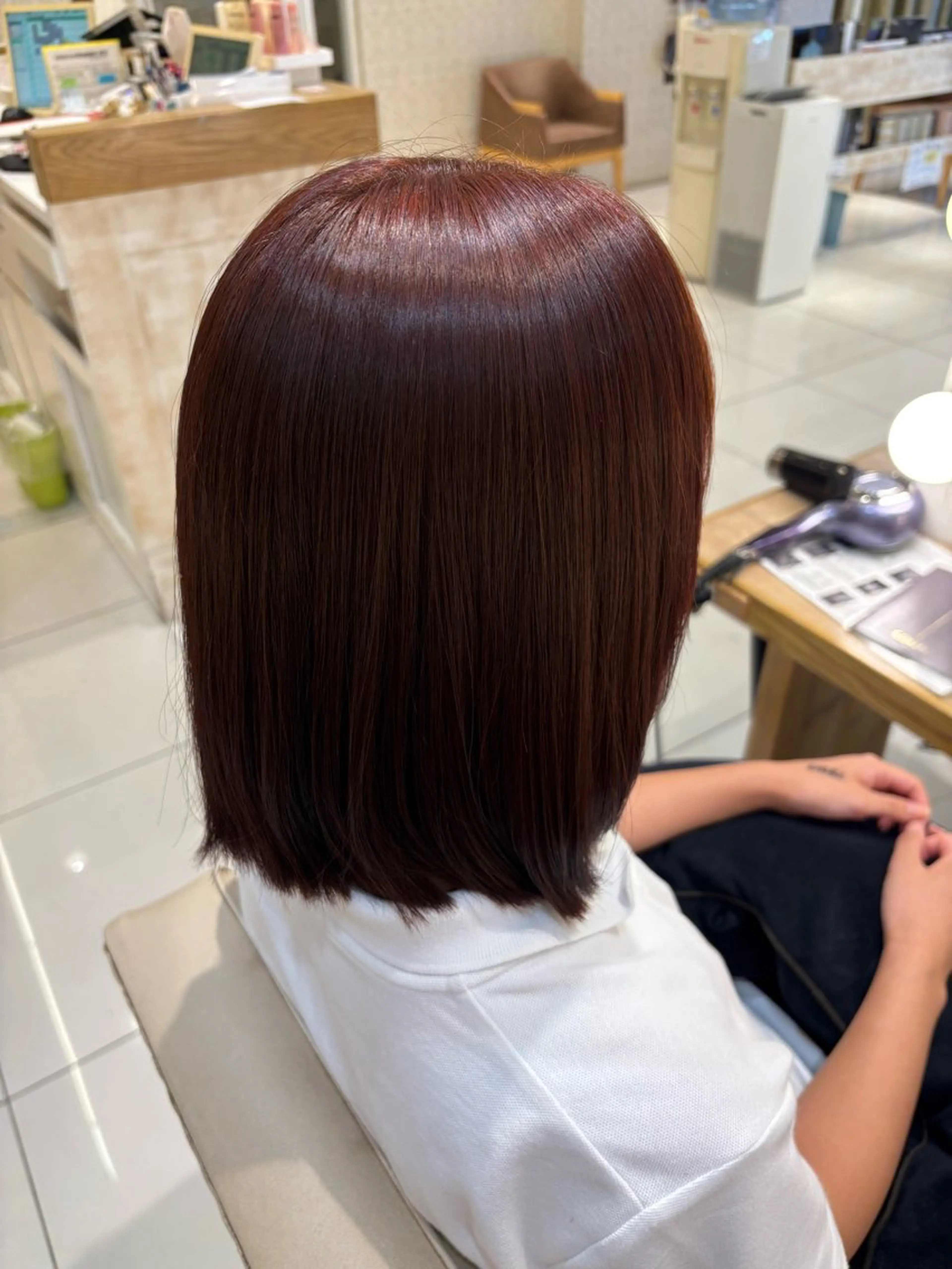 ミディアム カラー 黒髪 ブリーチ ボルドーカラー ブリーチなしカラー 縮毛矯正 ヘアカラー トリートメント メンズショート&パー マ特化/毎朝時短ヘアのヘアスタイル
